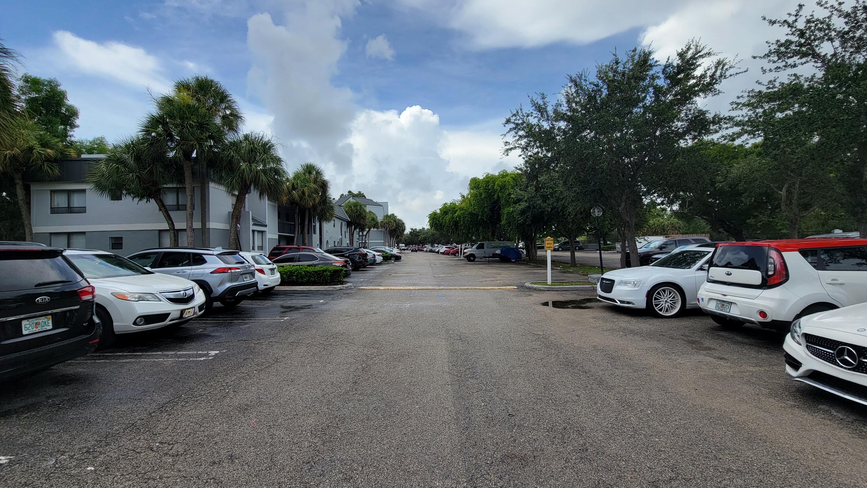 PRESIDENTIAL GOLFVIEW CONDO - Residential