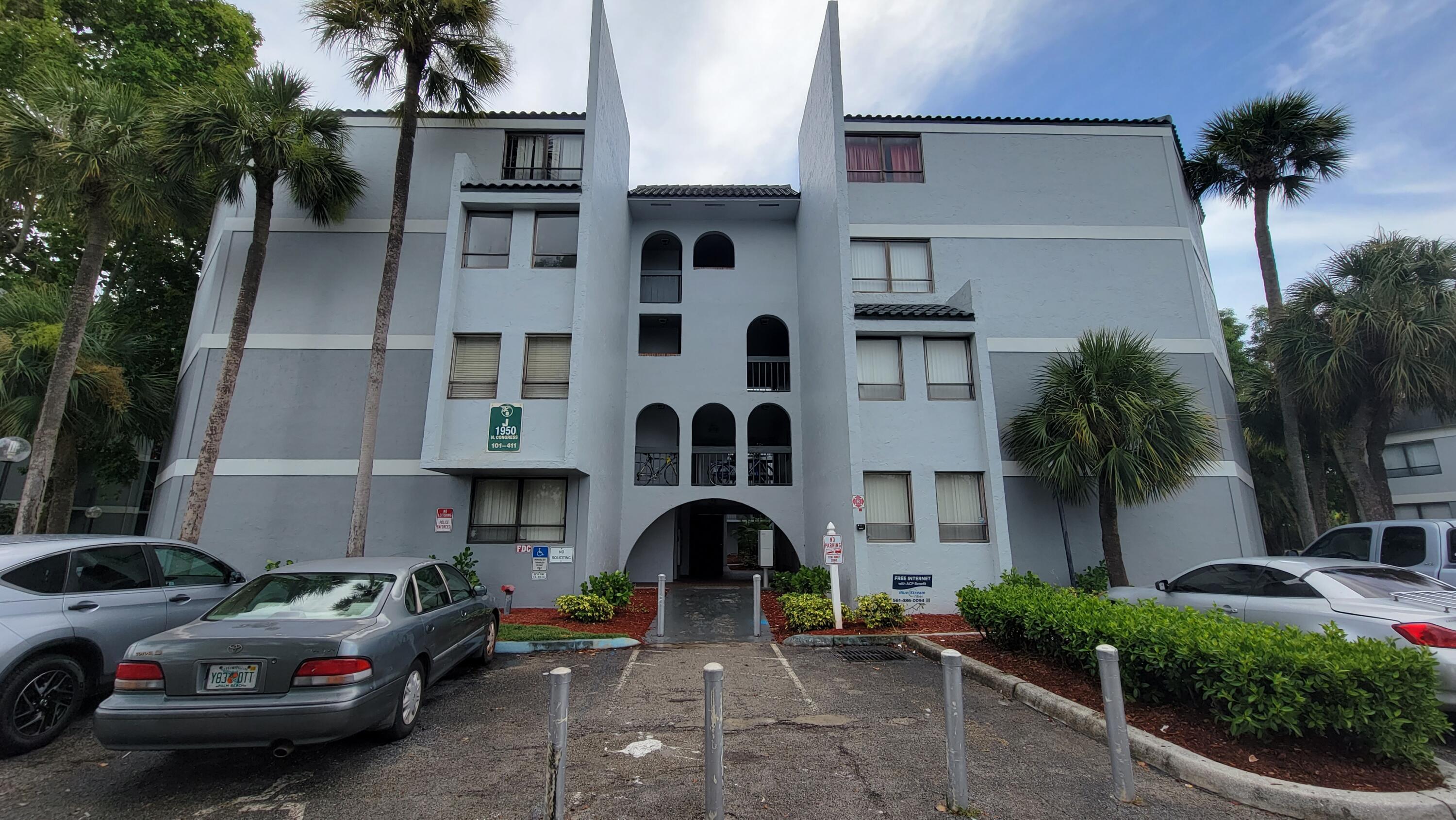 PRESIDENTIAL GOLFVIEW CONDO - Residential