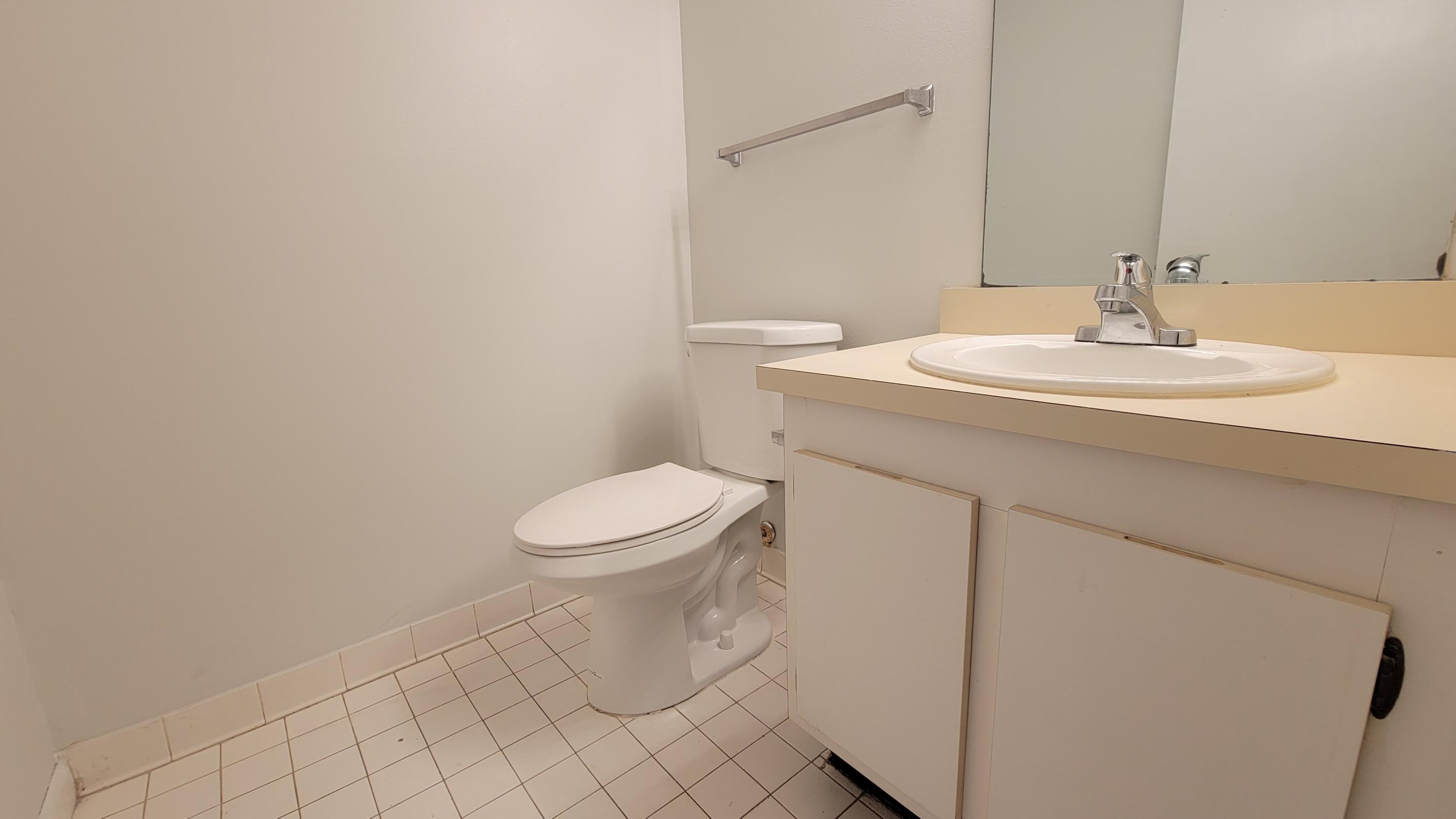 PRESIDENTIAL GOLFVIEW CONDO - Residential
