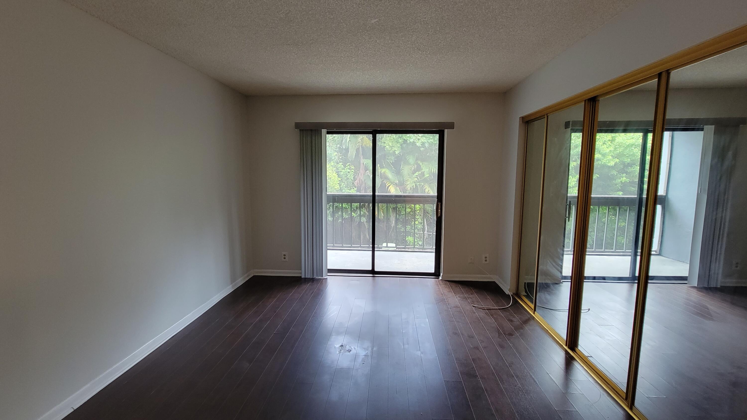 PRESIDENTIAL GOLFVIEW CONDO - Residential