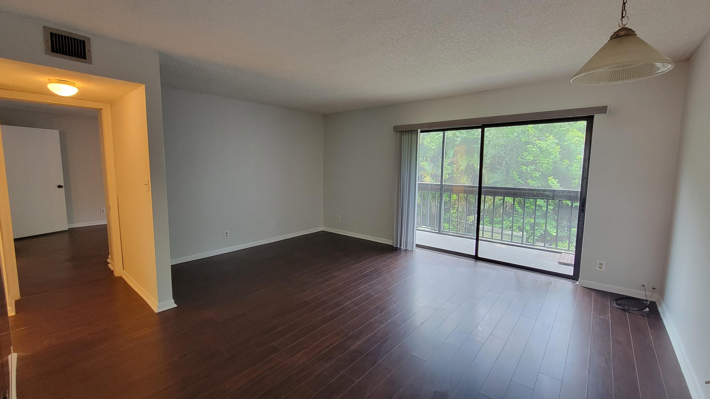 PRESIDENTIAL GOLFVIEW CONDO - Residential