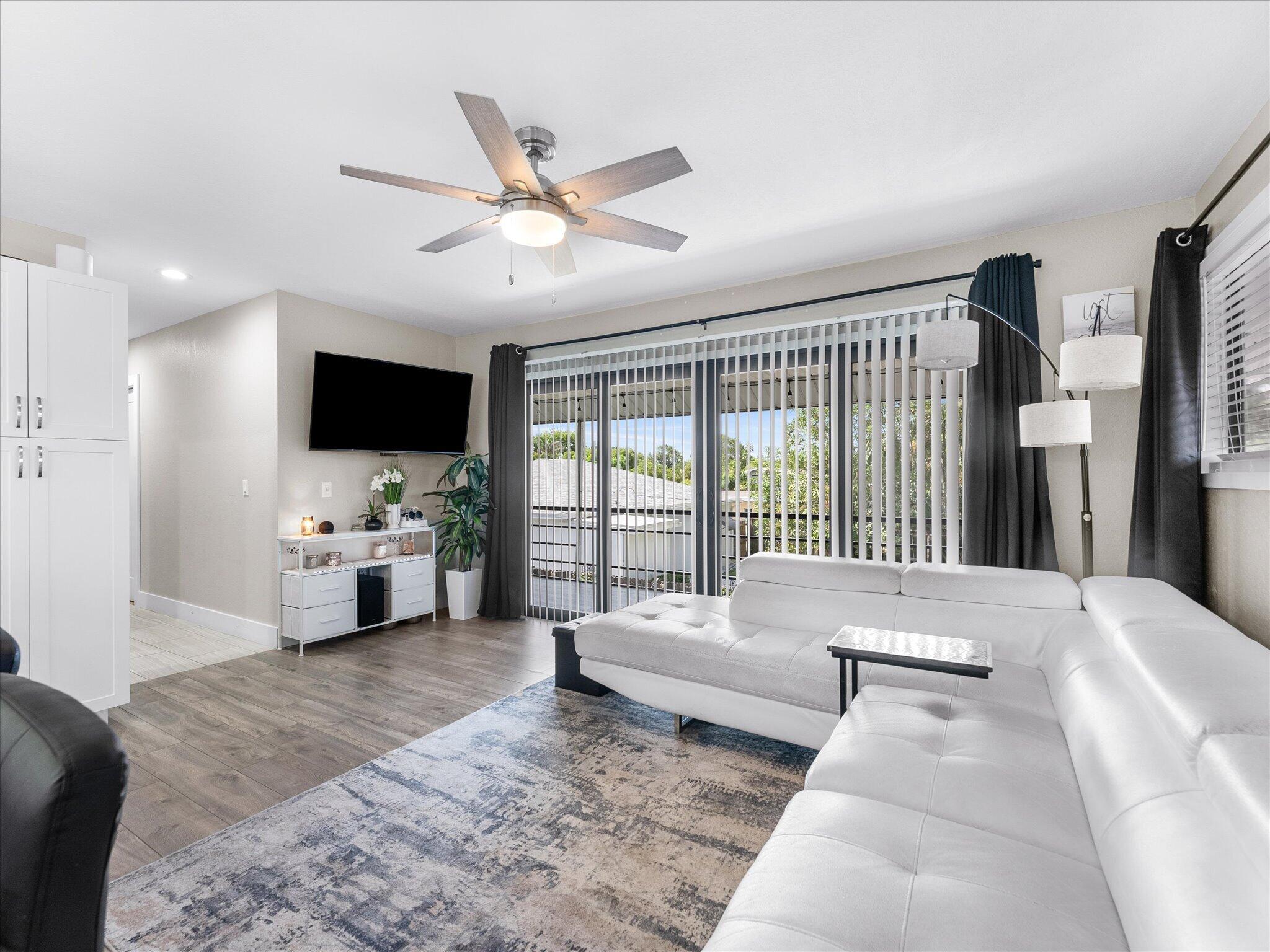 LAKE WORTH TOWN OF - Residential