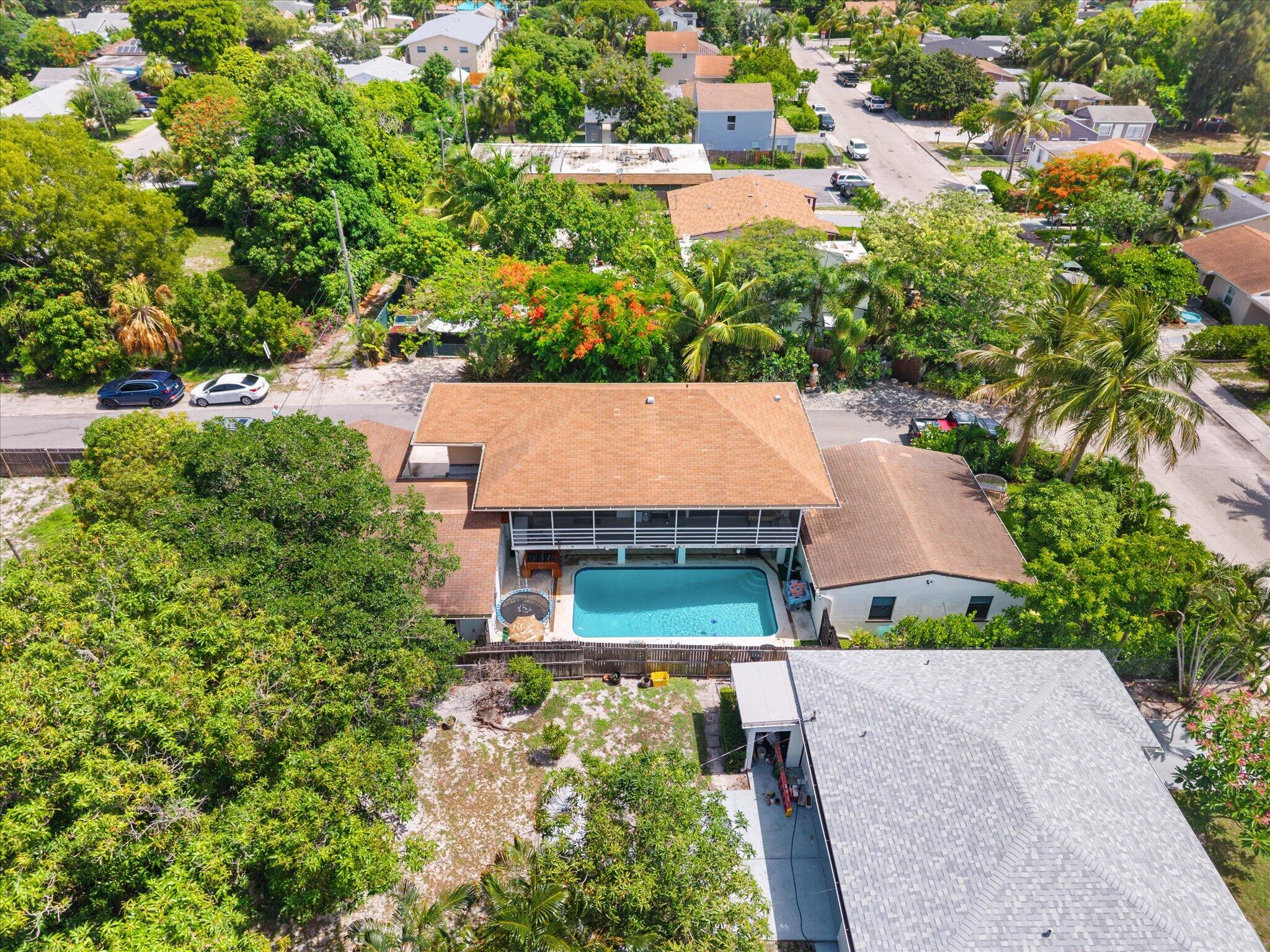 LAKE WORTH TOWN OF - Residential