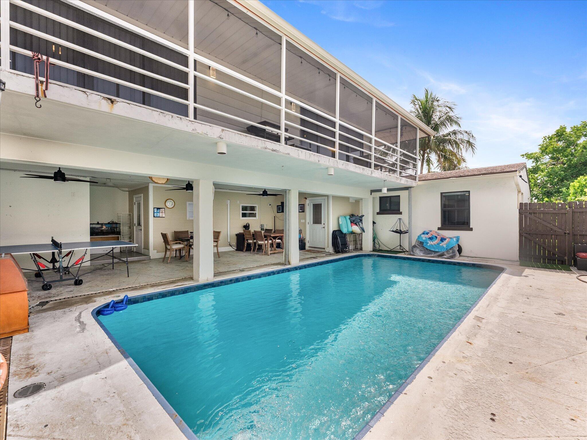 LAKE WORTH TOWN OF - Residential