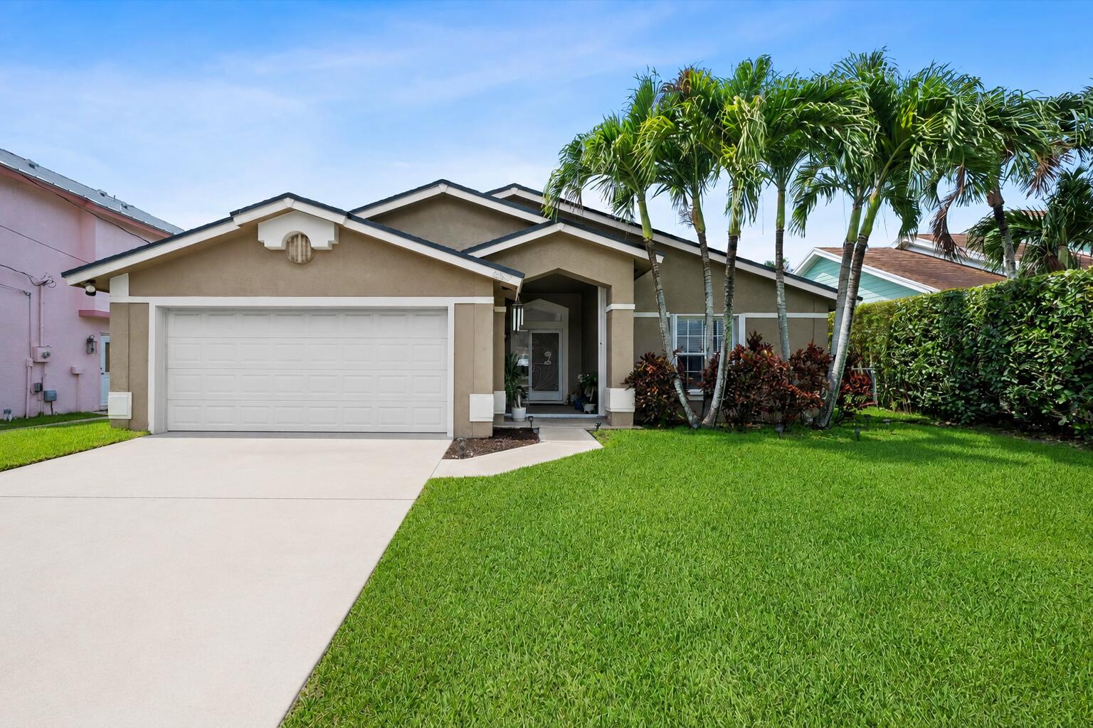 NORTH PALM BEACH HEIGHTS - Residential