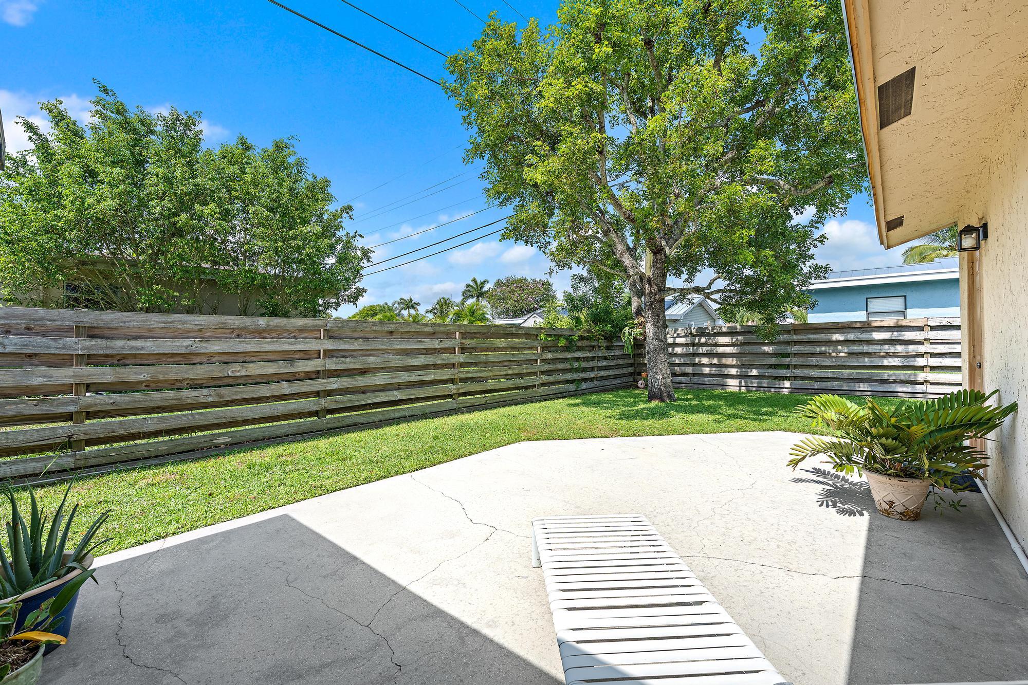 TROPICAL COUNTRY ESTATES - Residential
