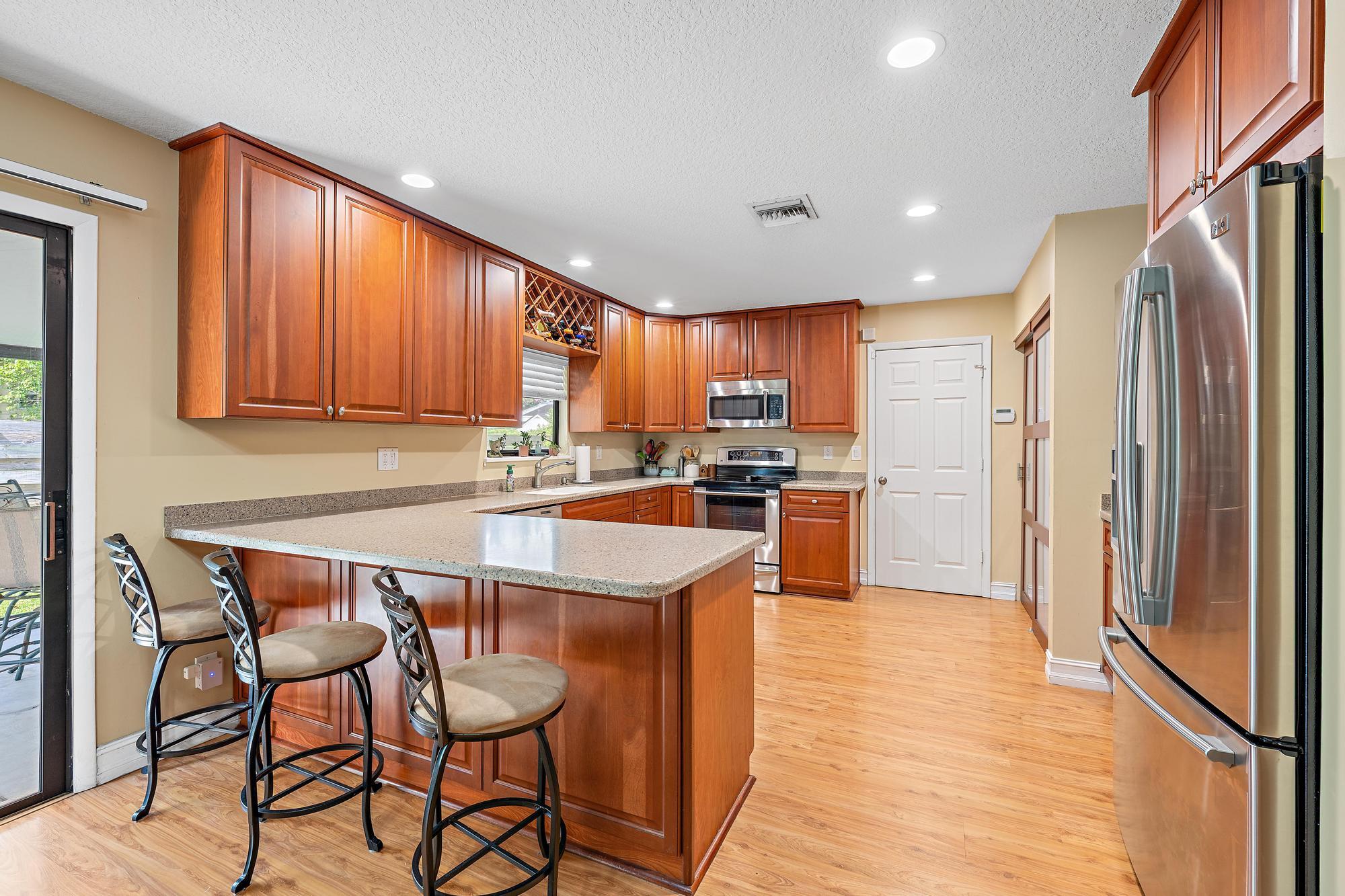 TROPICAL COUNTRY ESTATES - Residential