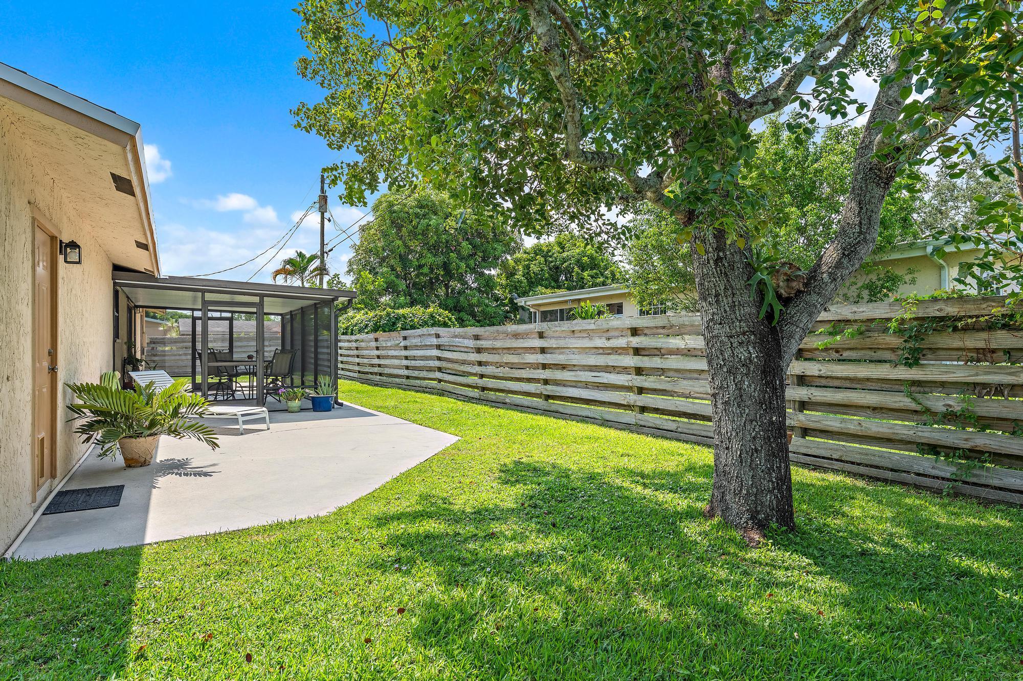 TROPICAL COUNTRY ESTATES - Residential