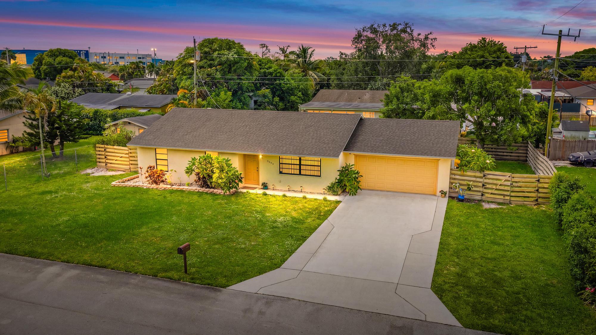TROPICAL COUNTRY ESTATES - Residential