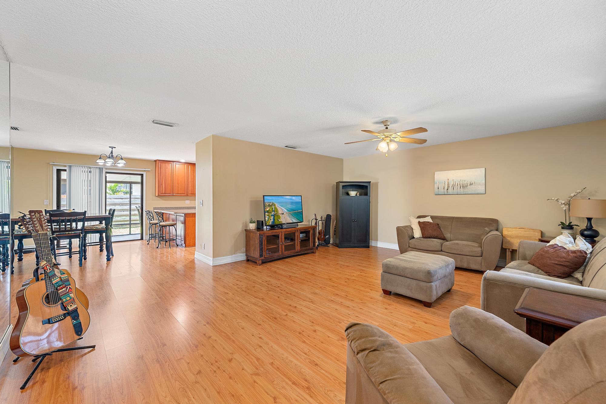 TROPICAL COUNTRY ESTATES - Residential