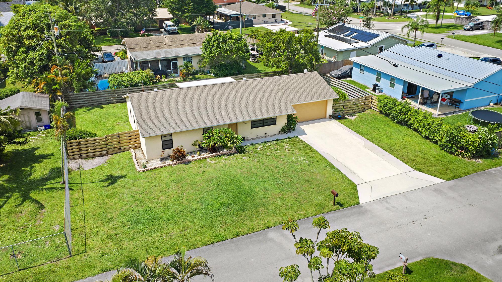 TROPICAL COUNTRY ESTATES - Residential
