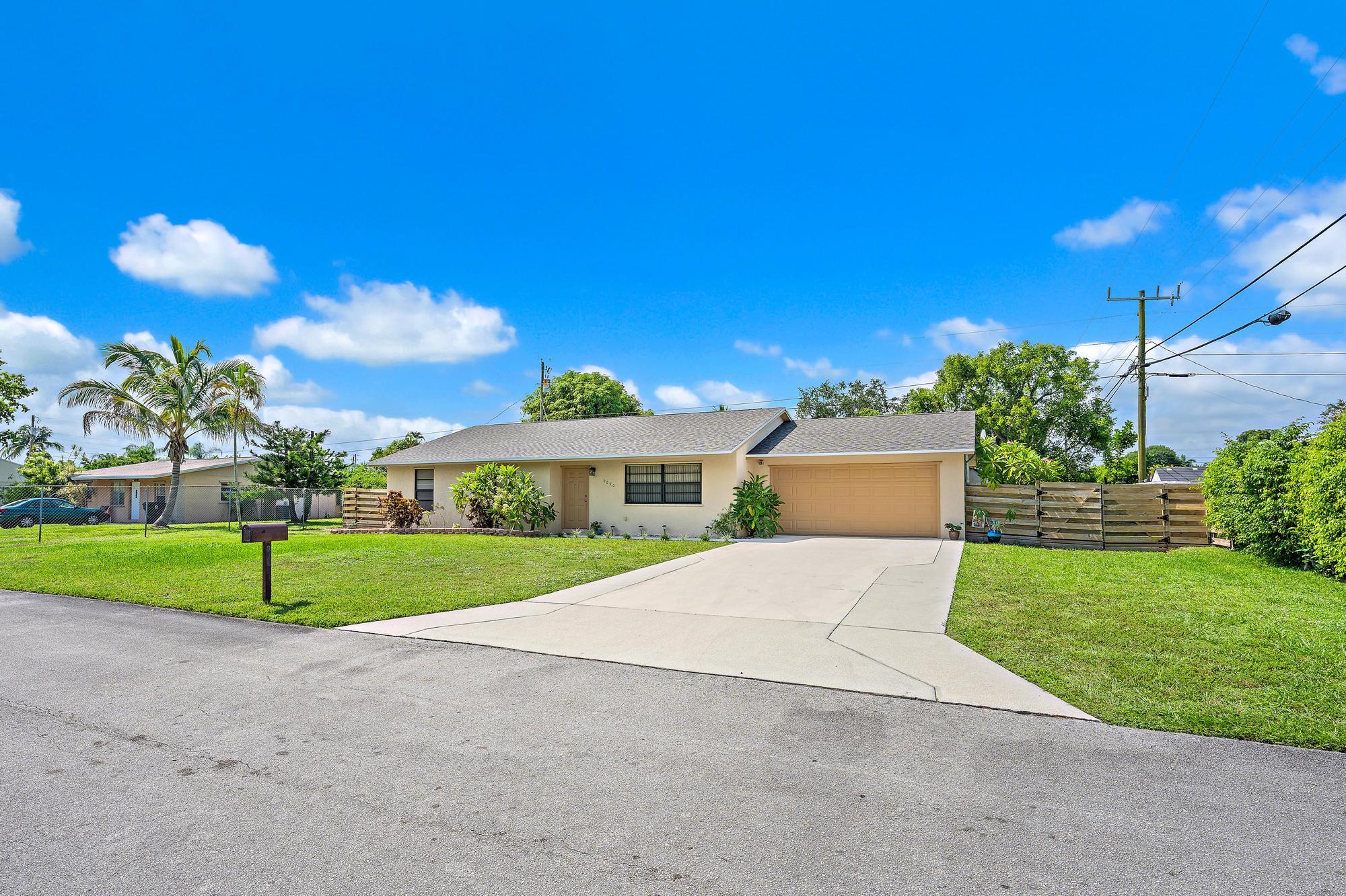 TROPICAL COUNTRY ESTATES - Residential