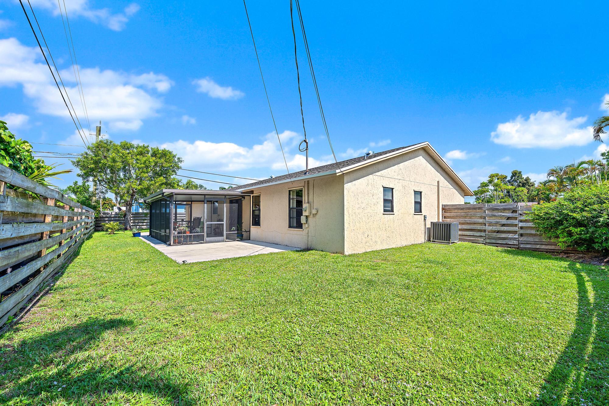 TROPICAL COUNTRY ESTATES - Residential