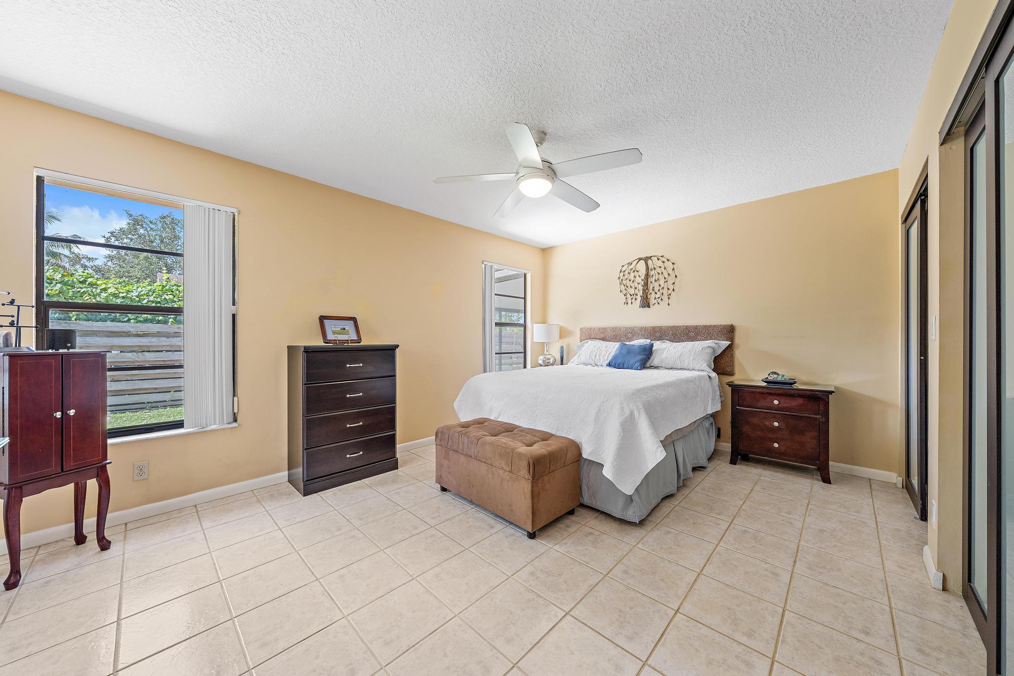 TROPICAL COUNTRY ESTATES - Residential