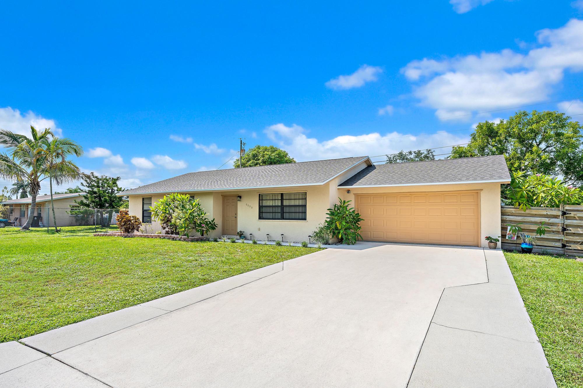 TROPICAL COUNTRY ESTATES - Residential