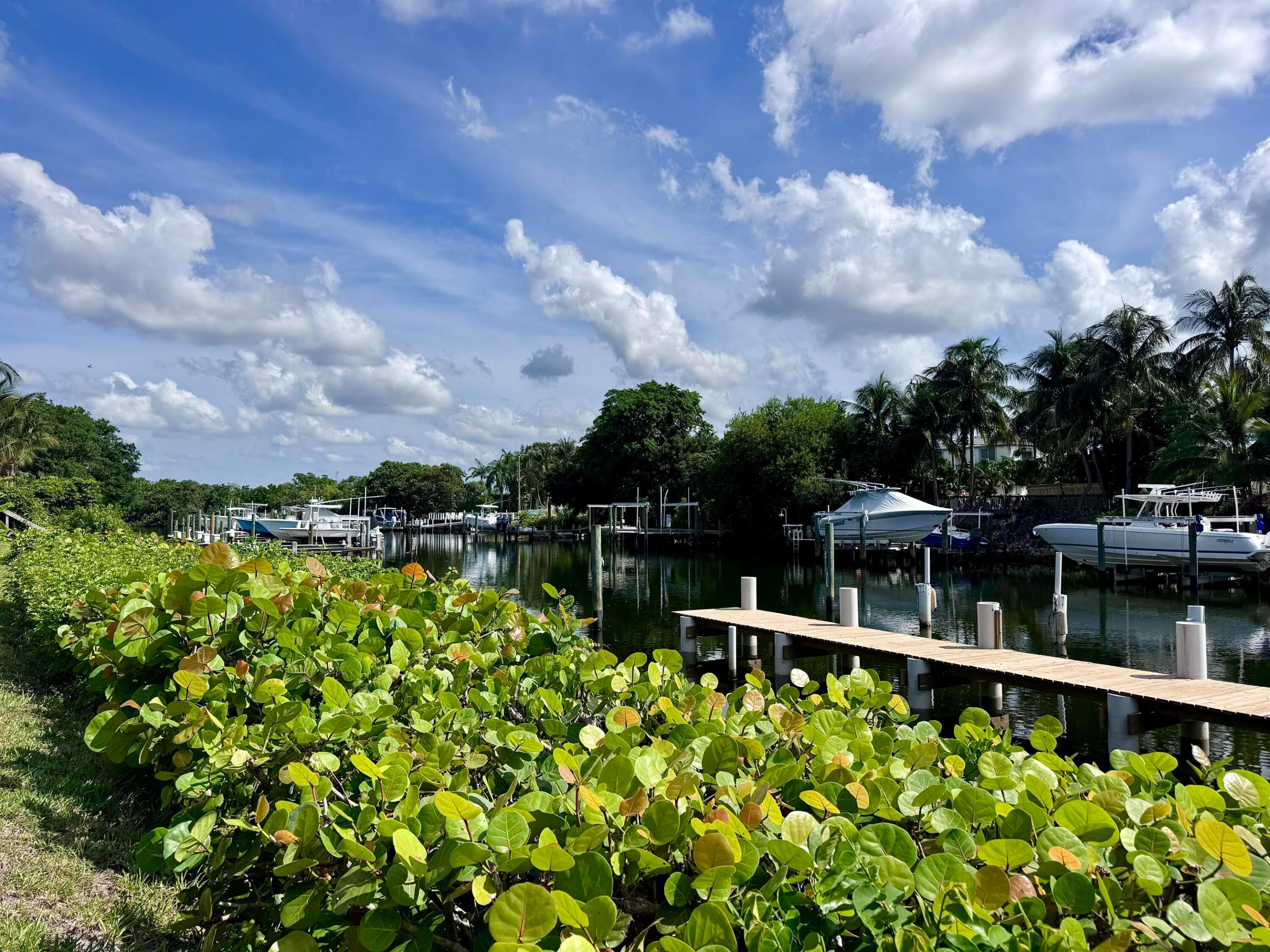 RIVER KEY CONDO - Residential