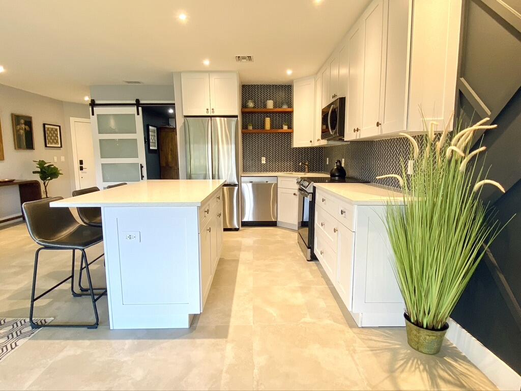 RIVER KEY CONDO - Residential