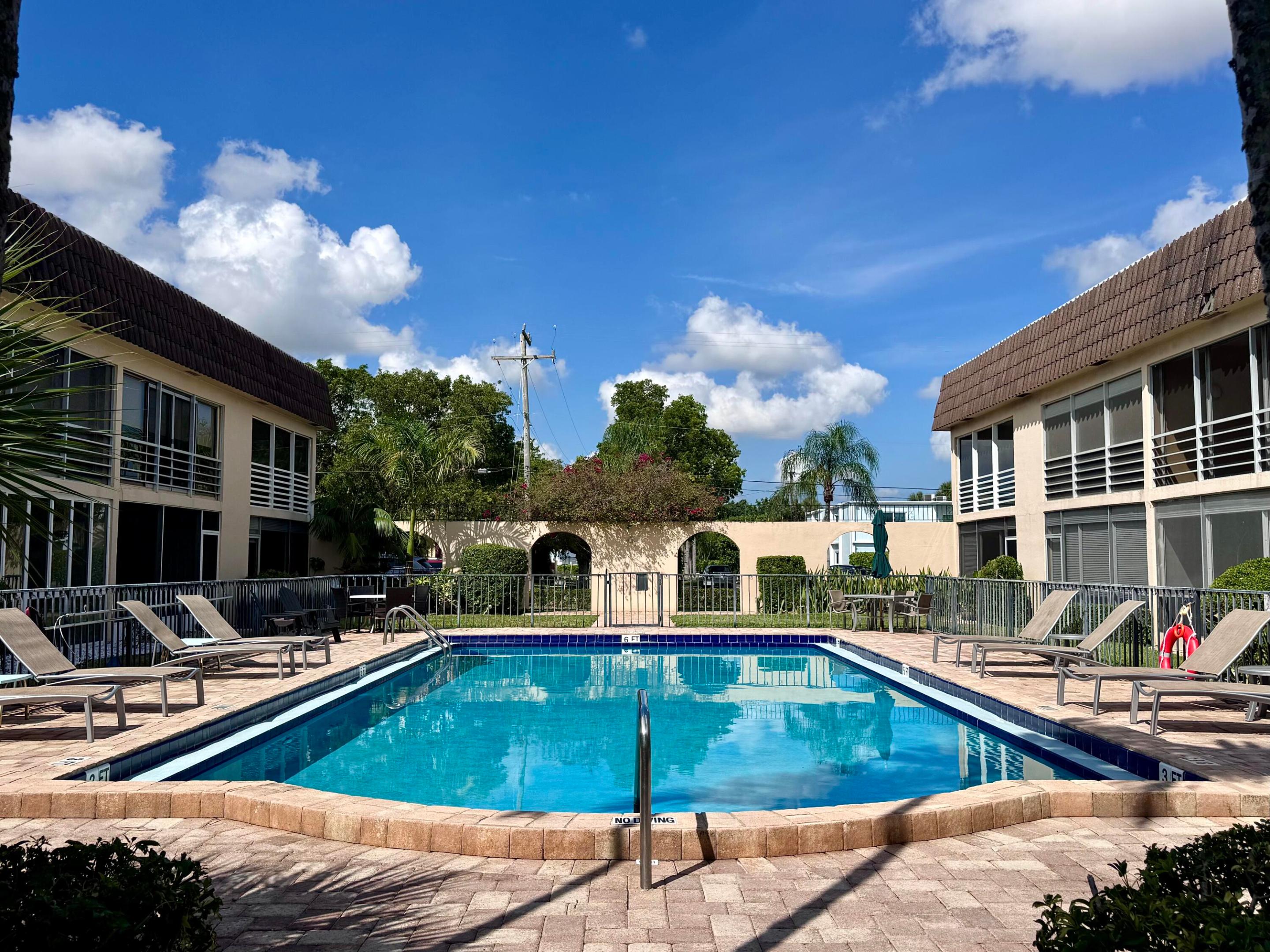 RIVER KEY CONDO - Residential