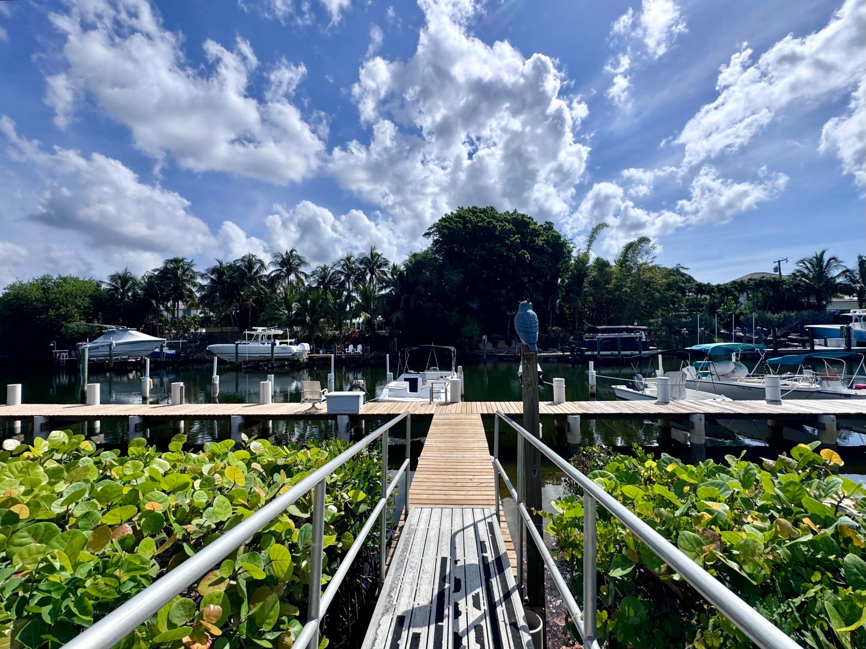 RIVER KEY CONDO - Residential