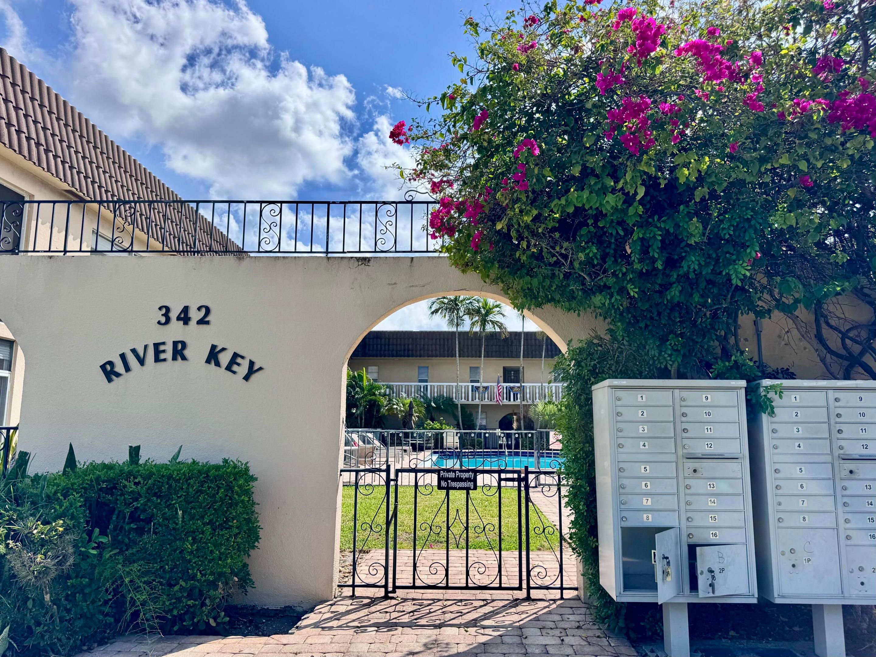 RIVER KEY CONDO - Residential