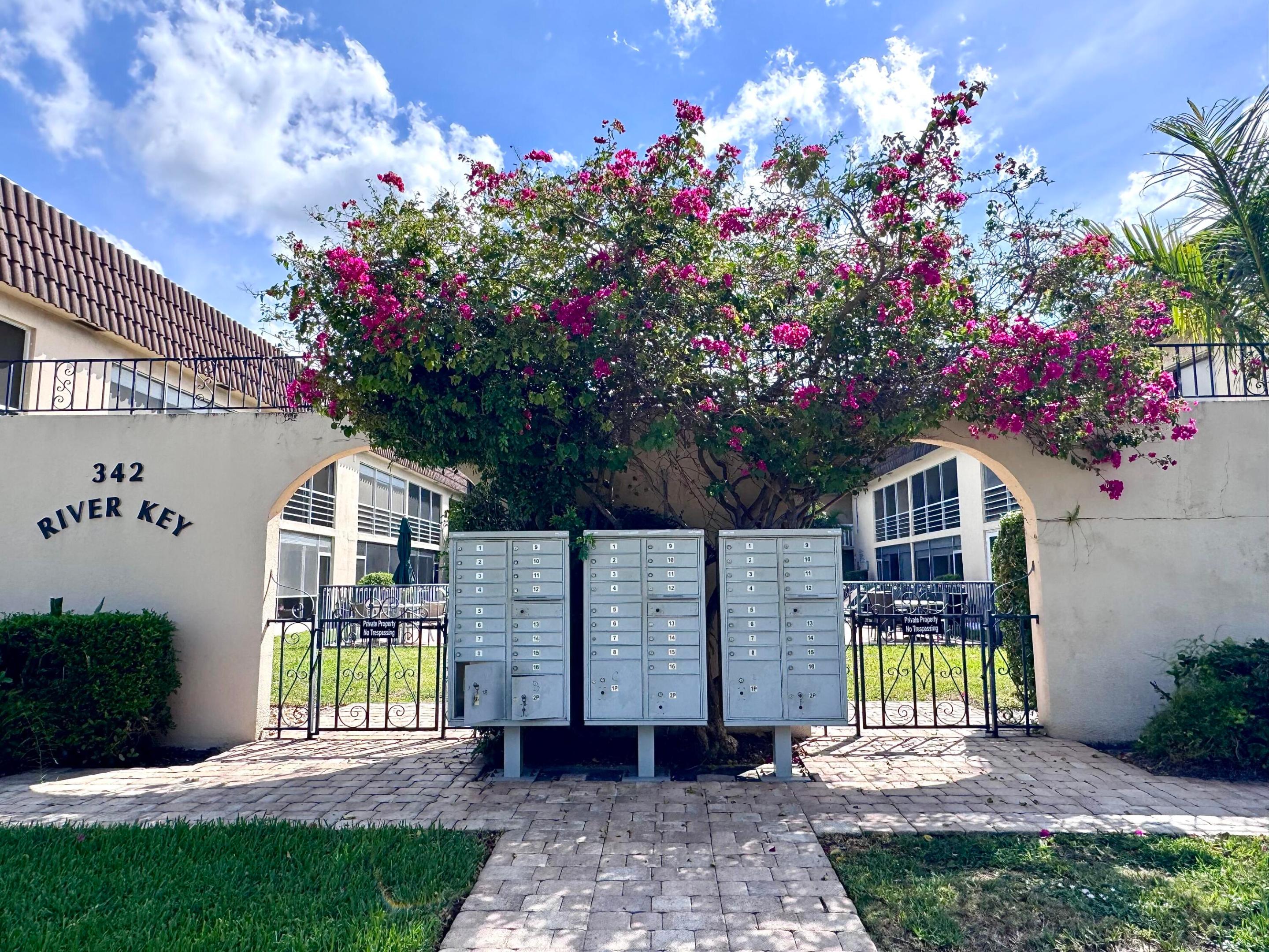 RIVER KEY CONDO - Residential