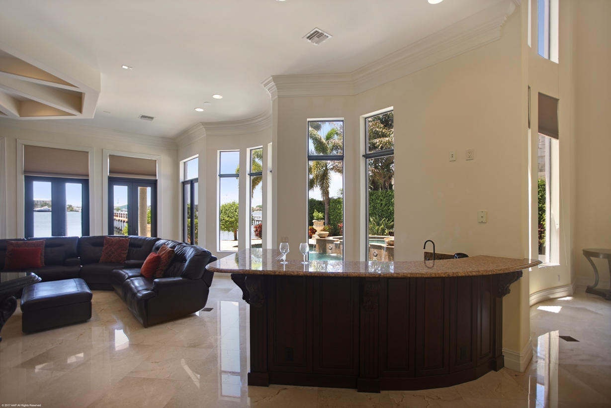 LAKE SHORES LANTANA - Residential