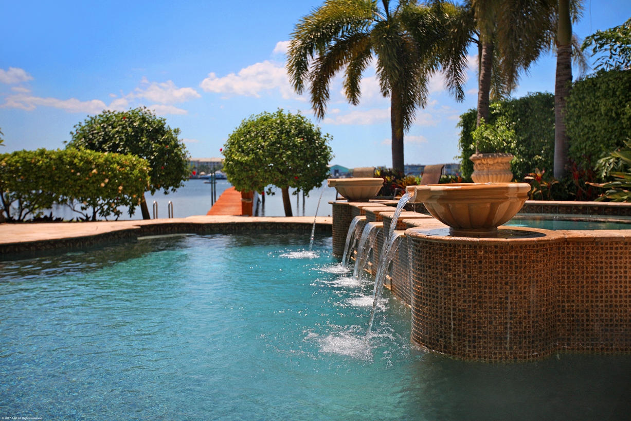 LAKE SHORES LANTANA - Residential