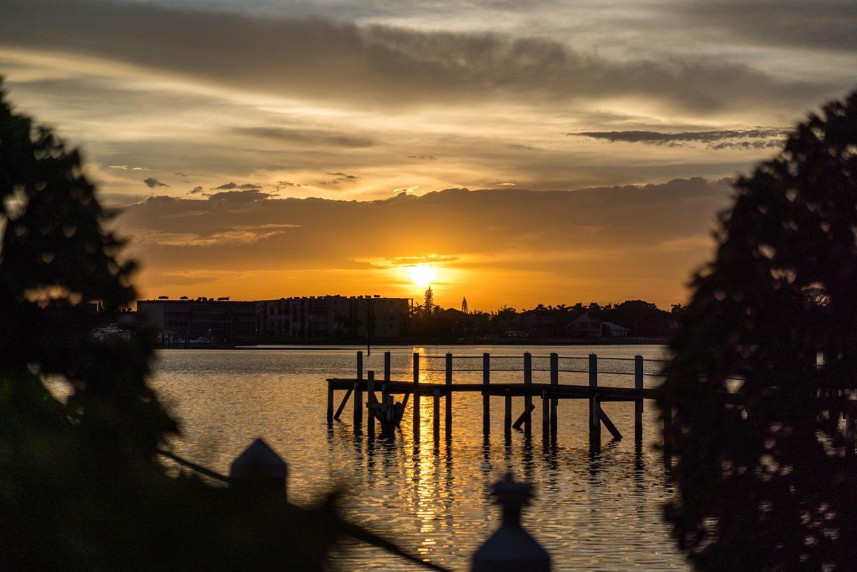 LAKE SHORES LANTANA - Residential