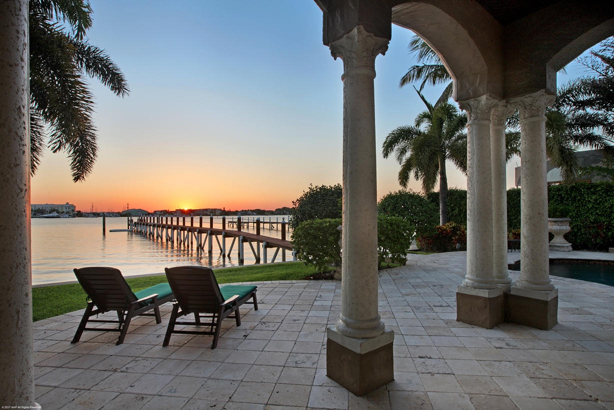 LAKE SHORES LANTANA - Residential