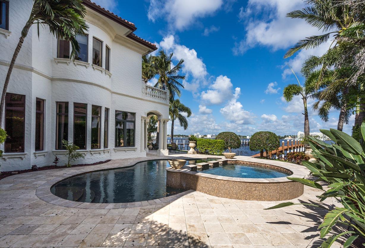 LAKE SHORES LANTANA - Residential