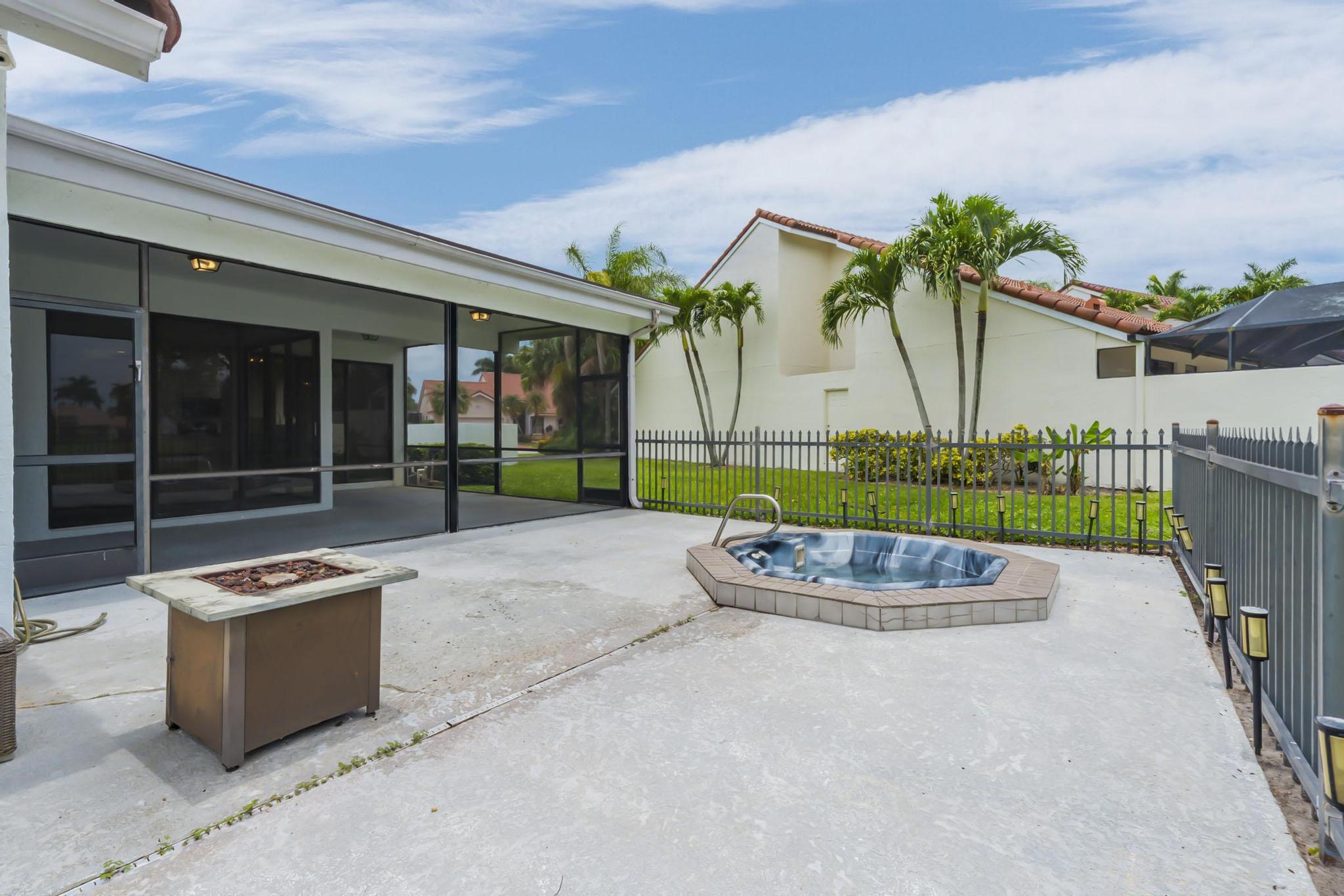 BOCA GREENS - Residential