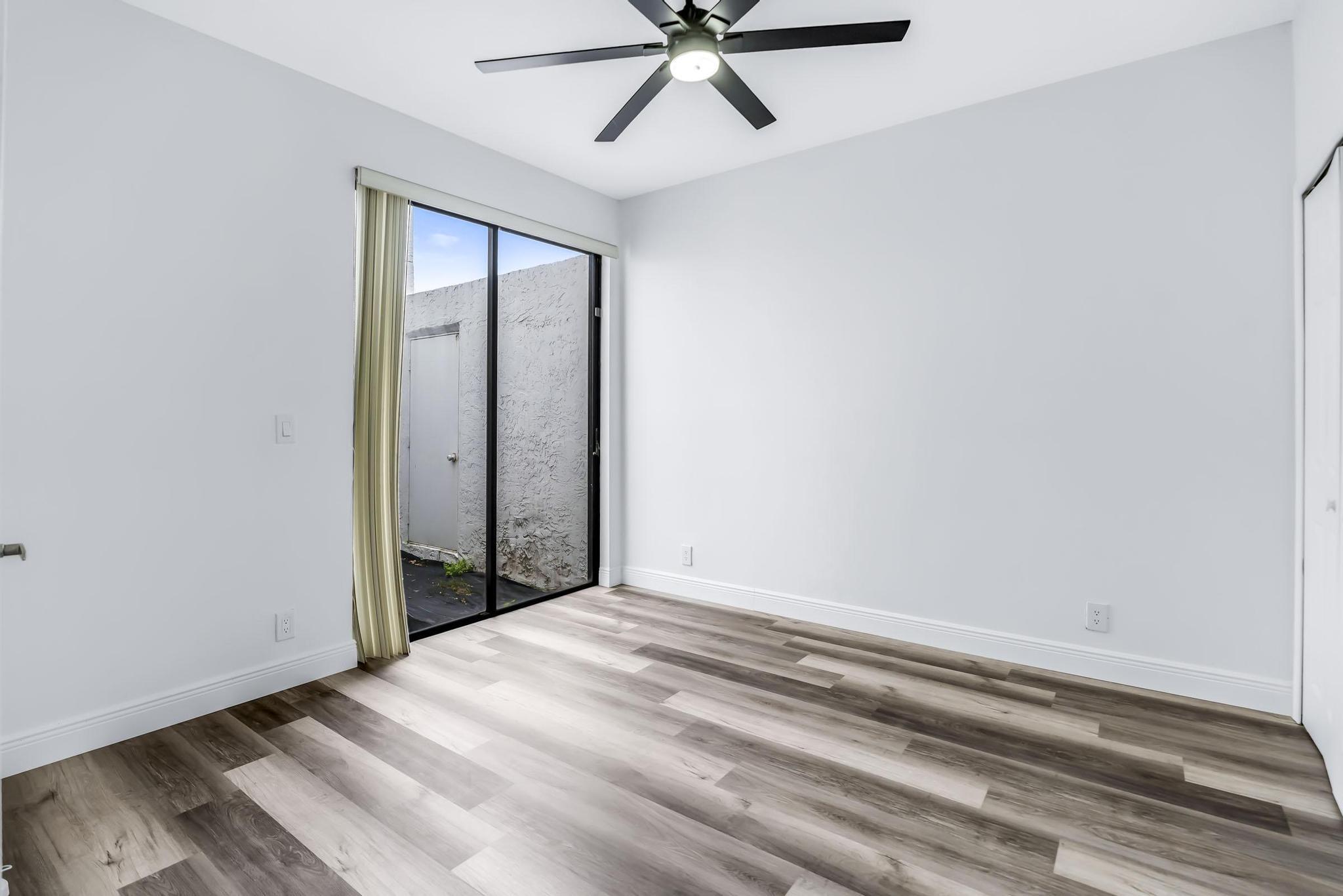 BOCA GREENS - Residential