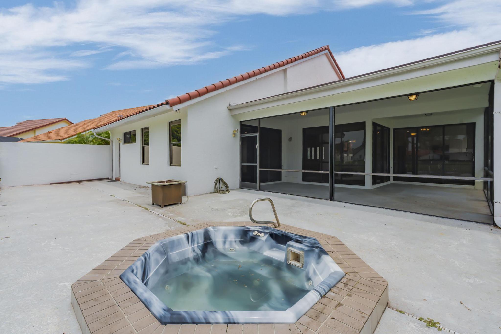 BOCA GREENS - Residential
