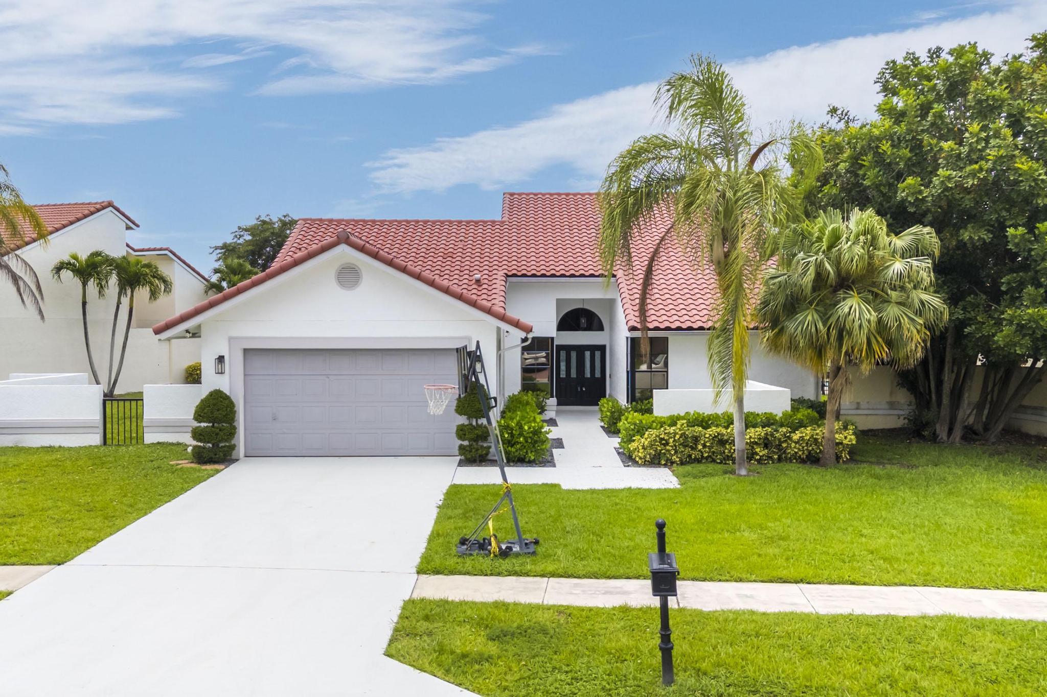 BOCA GREENS - Residential