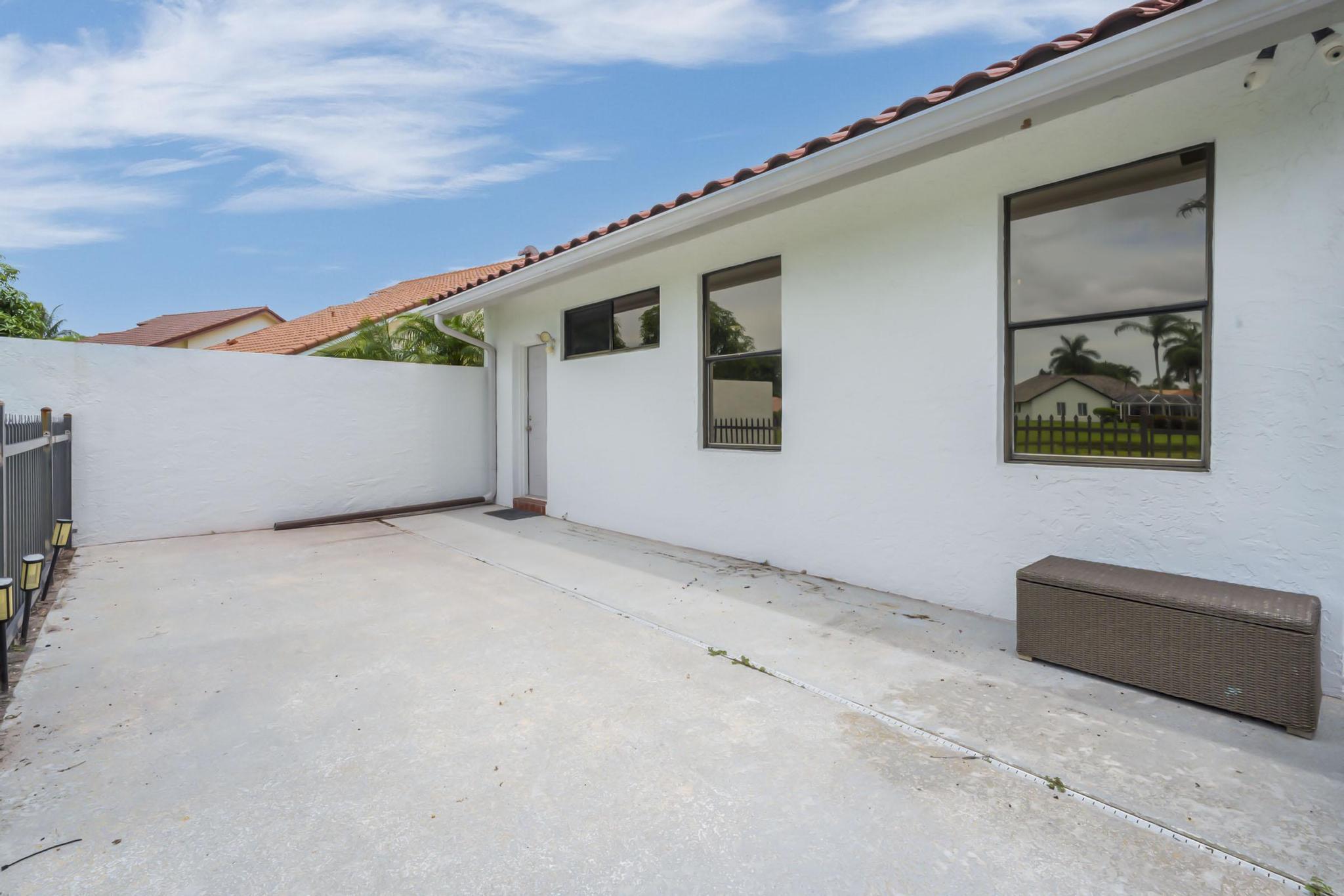BOCA GREENS - Residential