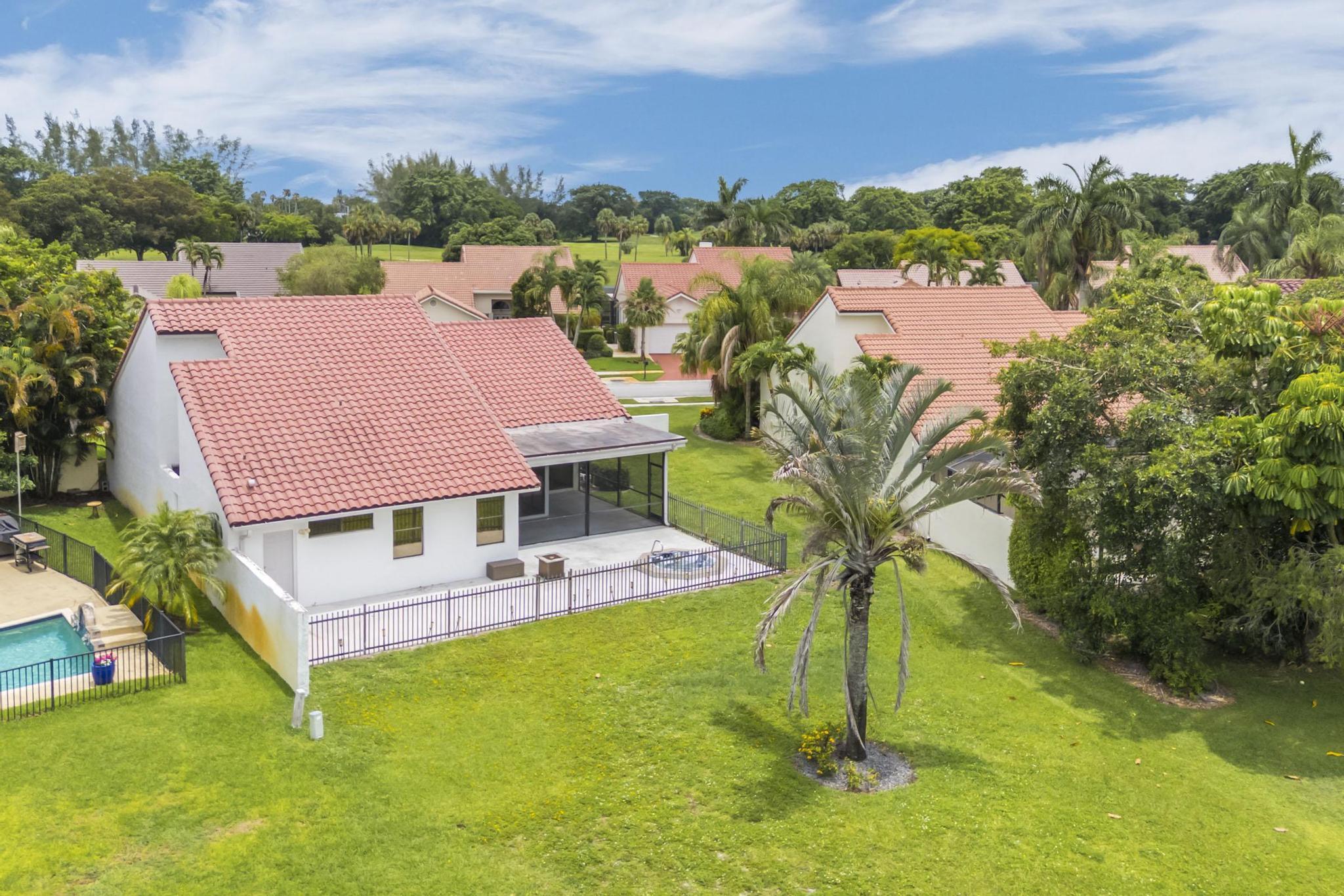 BOCA GREENS - Residential