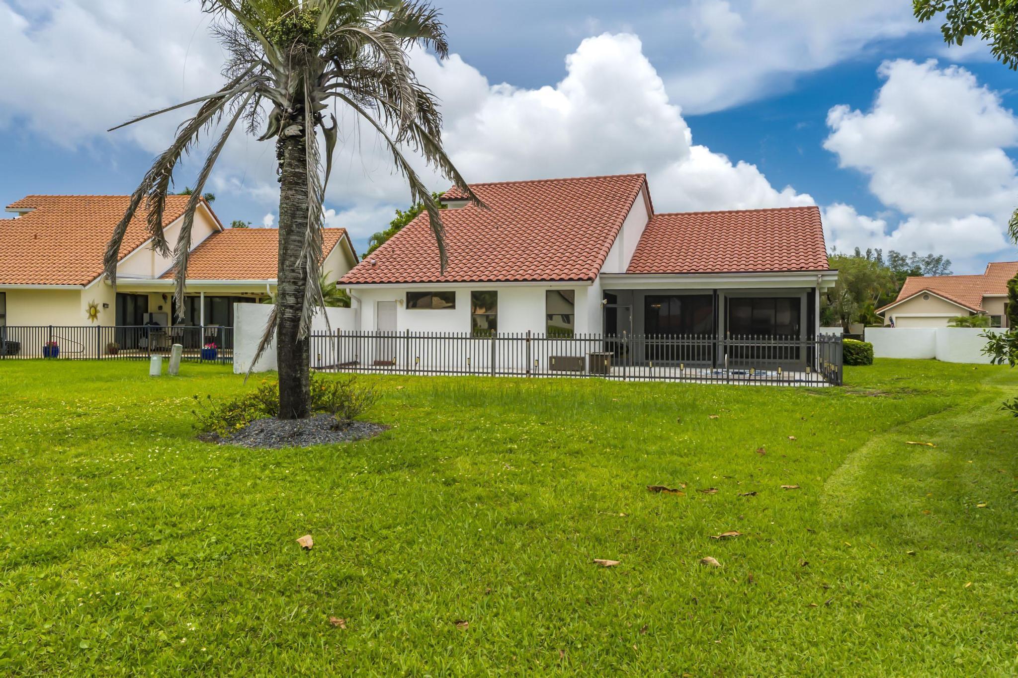 BOCA GREENS - Residential