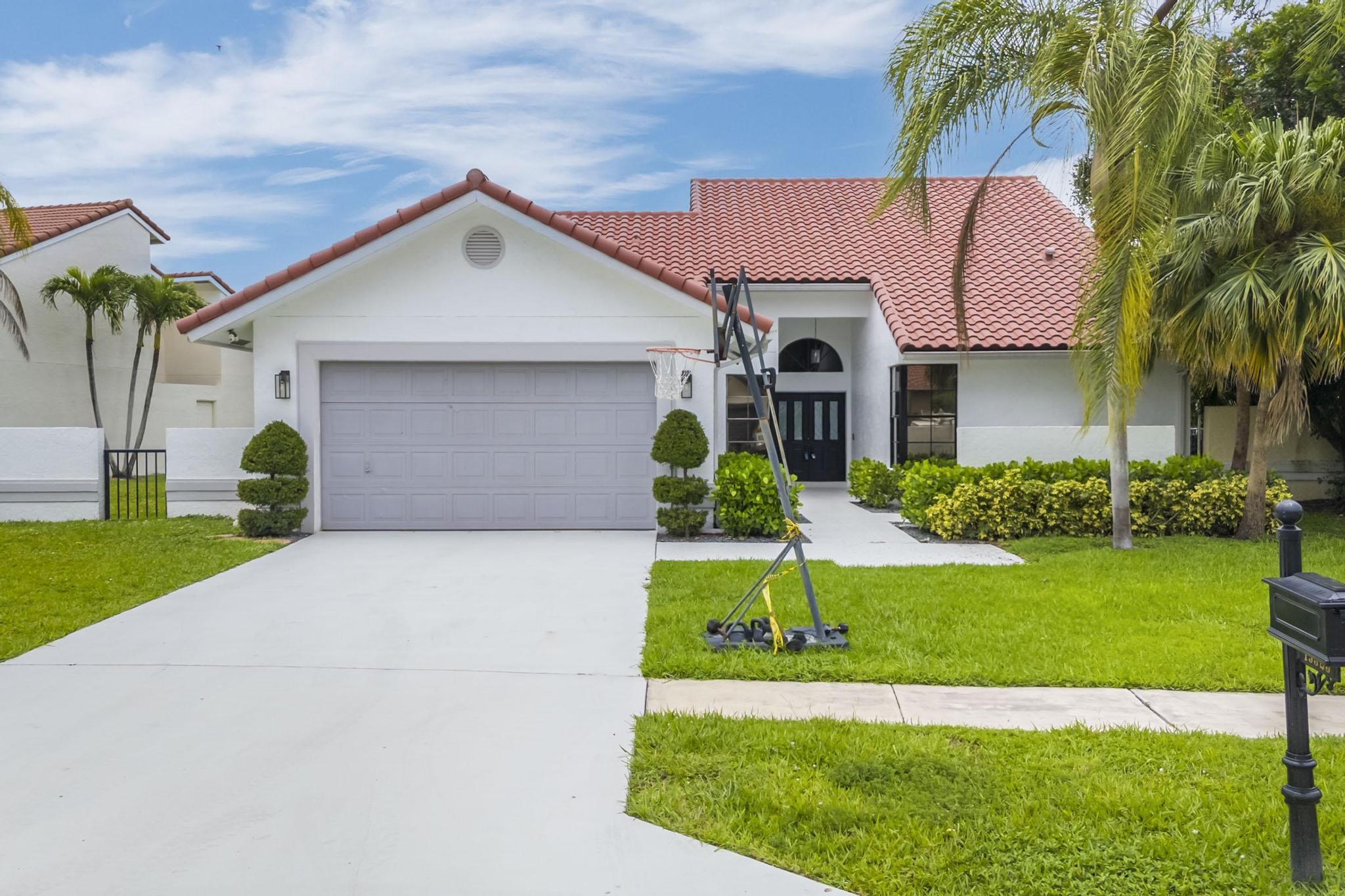 BOCA GREENS - Residential