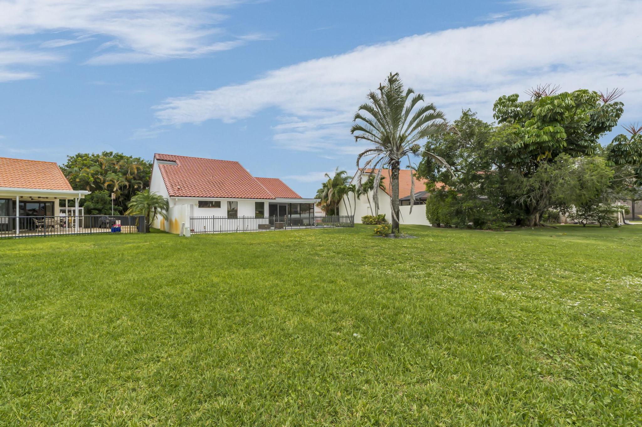 BOCA GREENS - Residential
