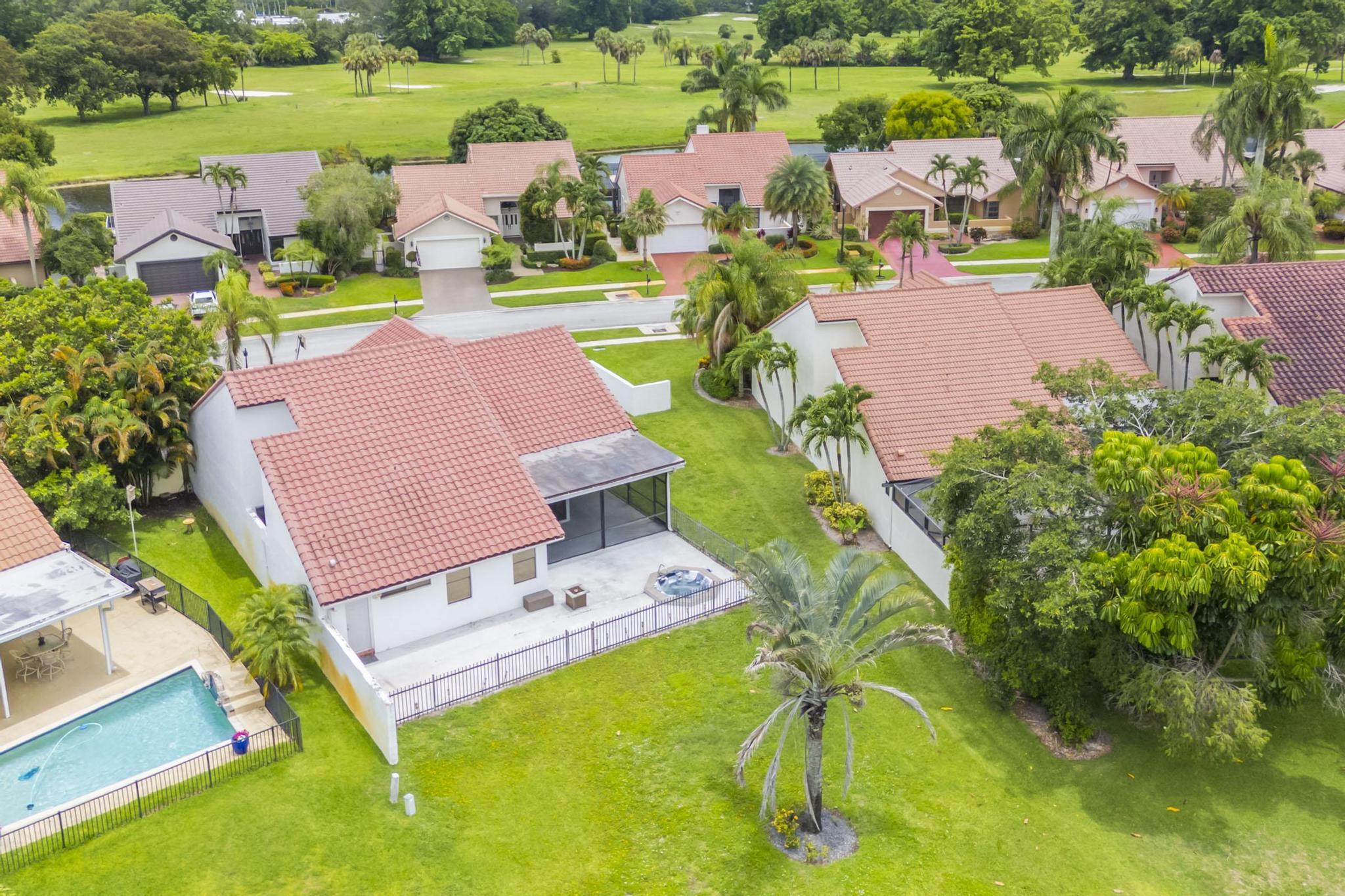 BOCA GREENS - Residential