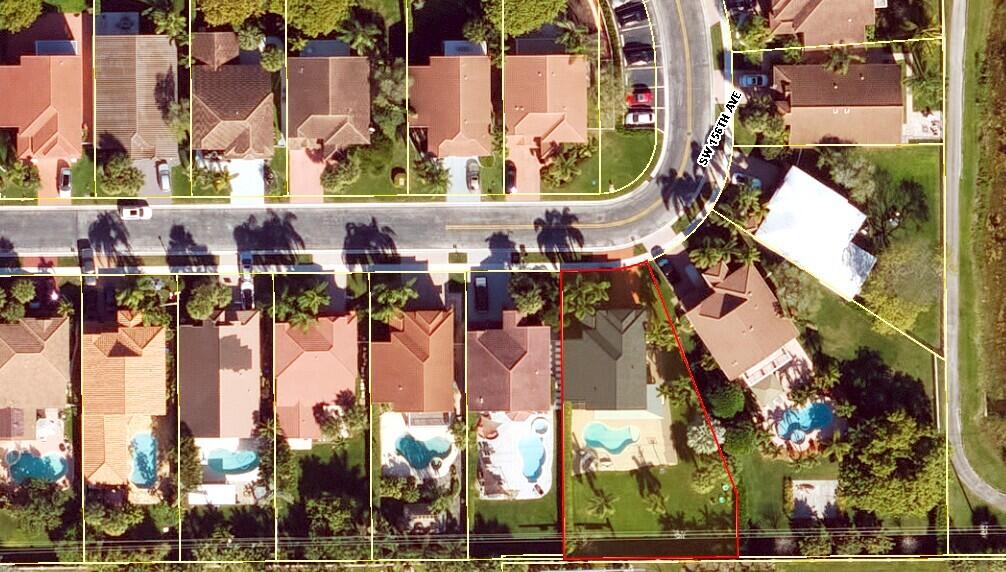 HOLLYWOOD LAKES COUNTRY CLUB - Residential