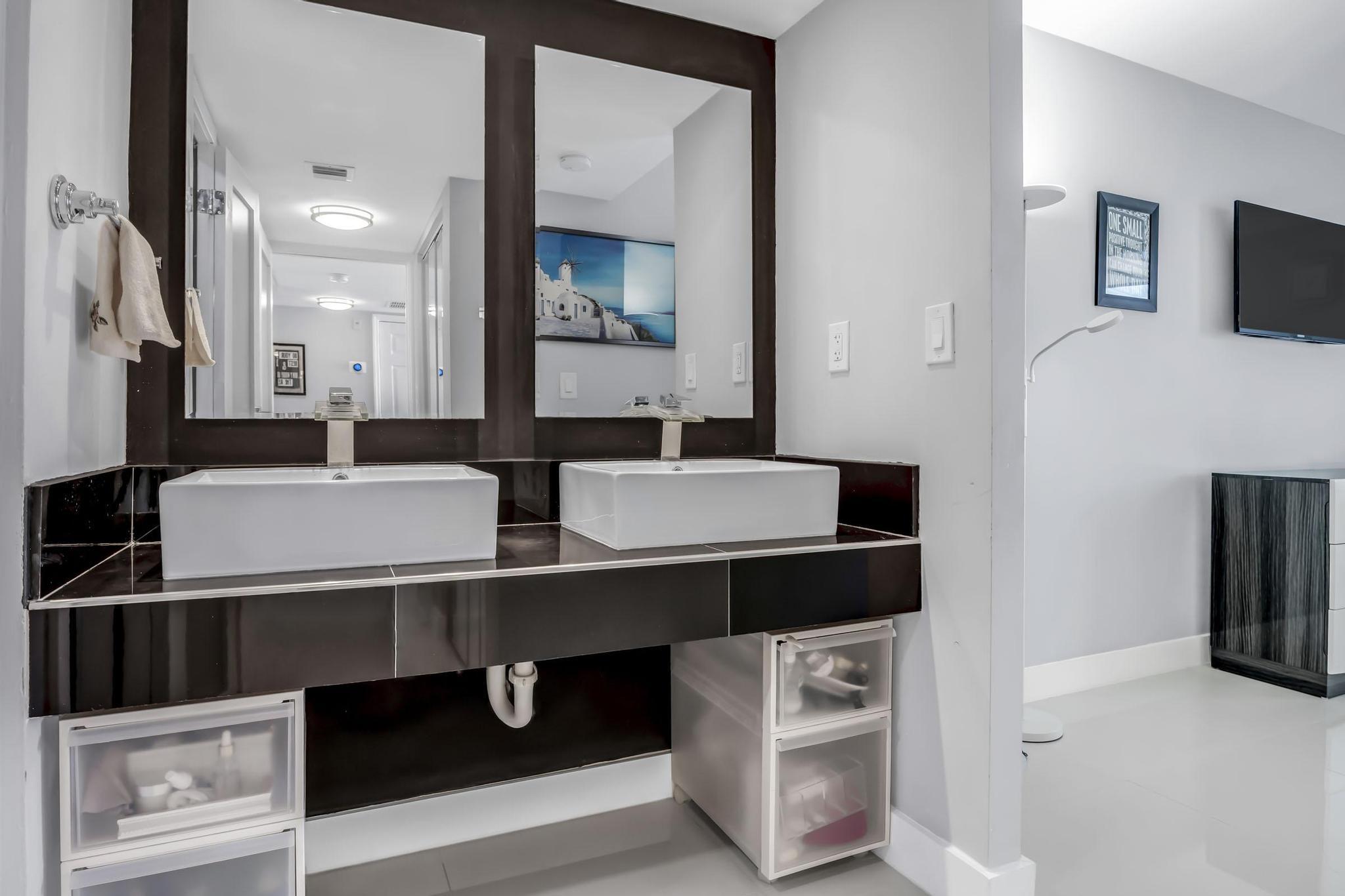 CORONADO CONDO- TOWER II - Residential