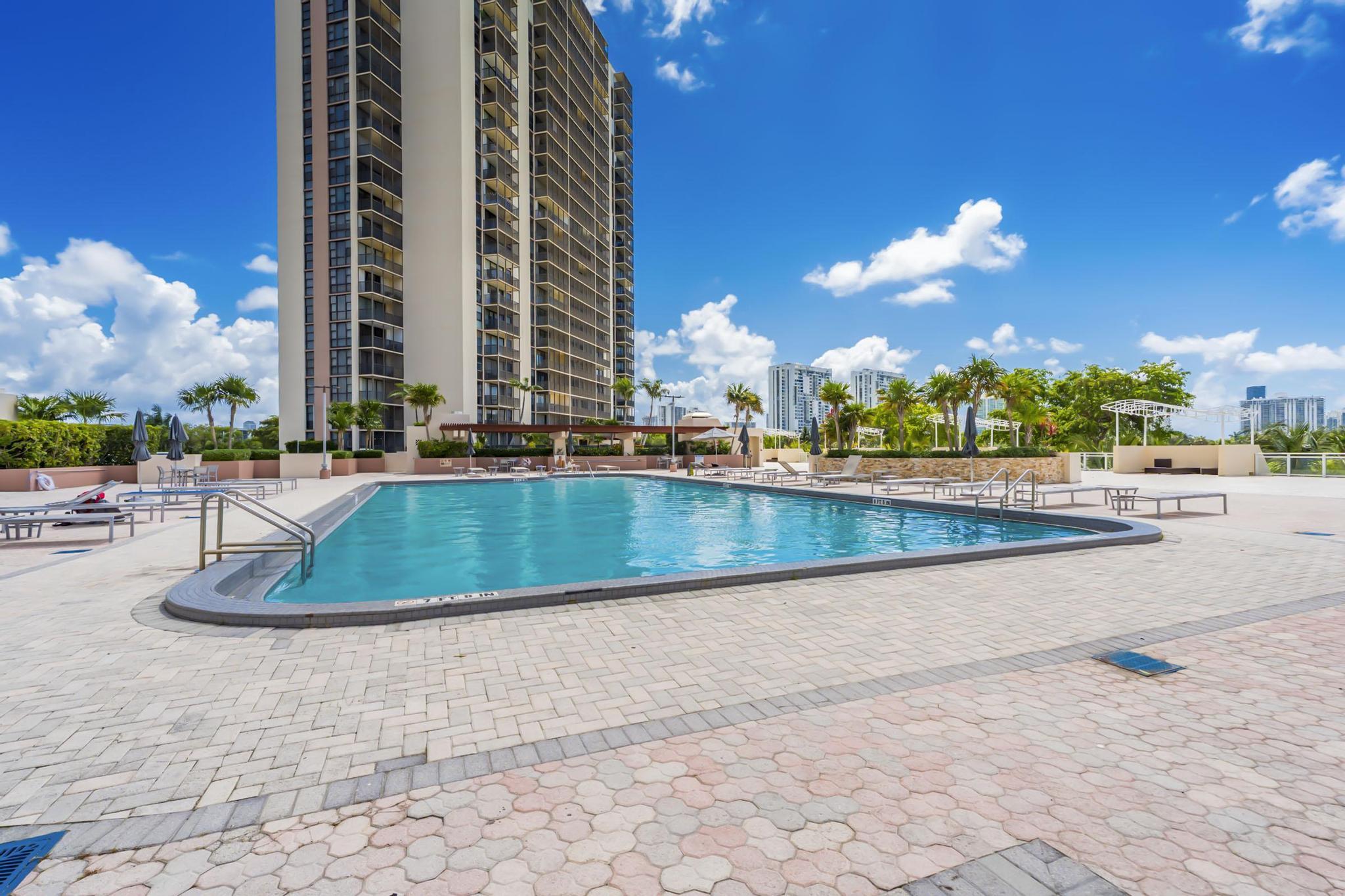 CORONADO CONDO- TOWER II - Residential