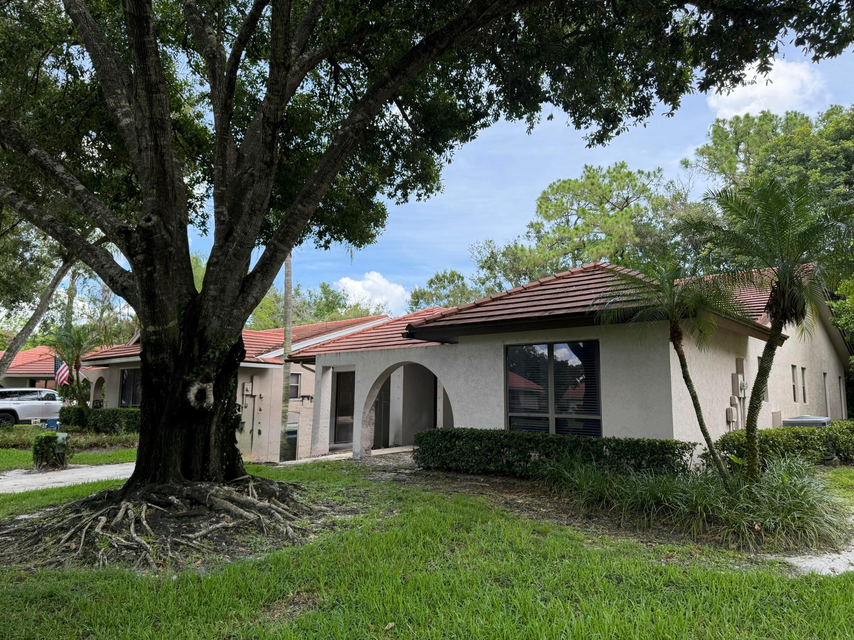 STARLING COURT AT MARTIN DOWNS (AKA MARTIN DOWNS P - Residential