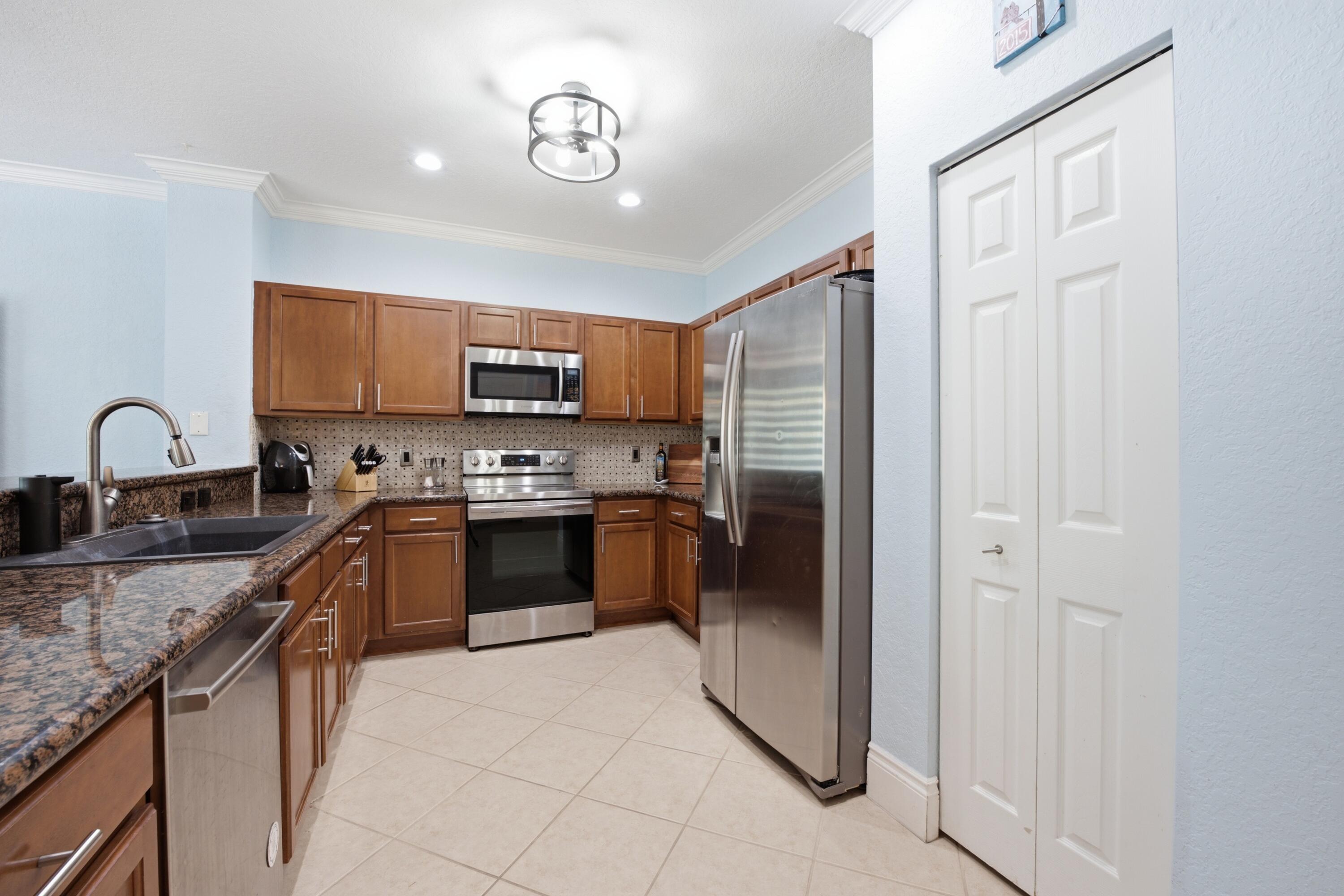 QUANTUM PARK TOWNHOMES - Residential