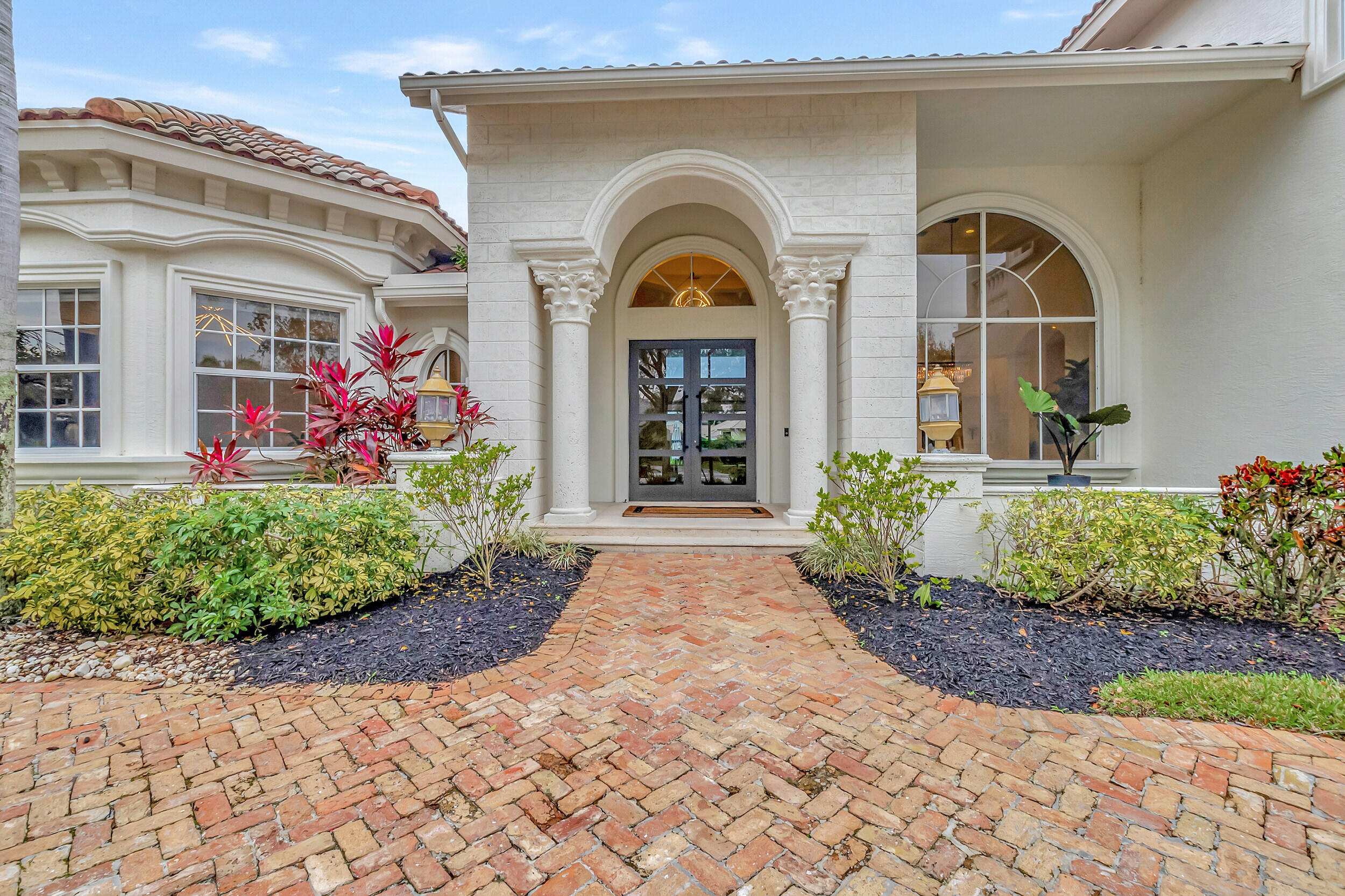 HAMPTONS AT WOODFIELD COUNTRY CLUB - Residential