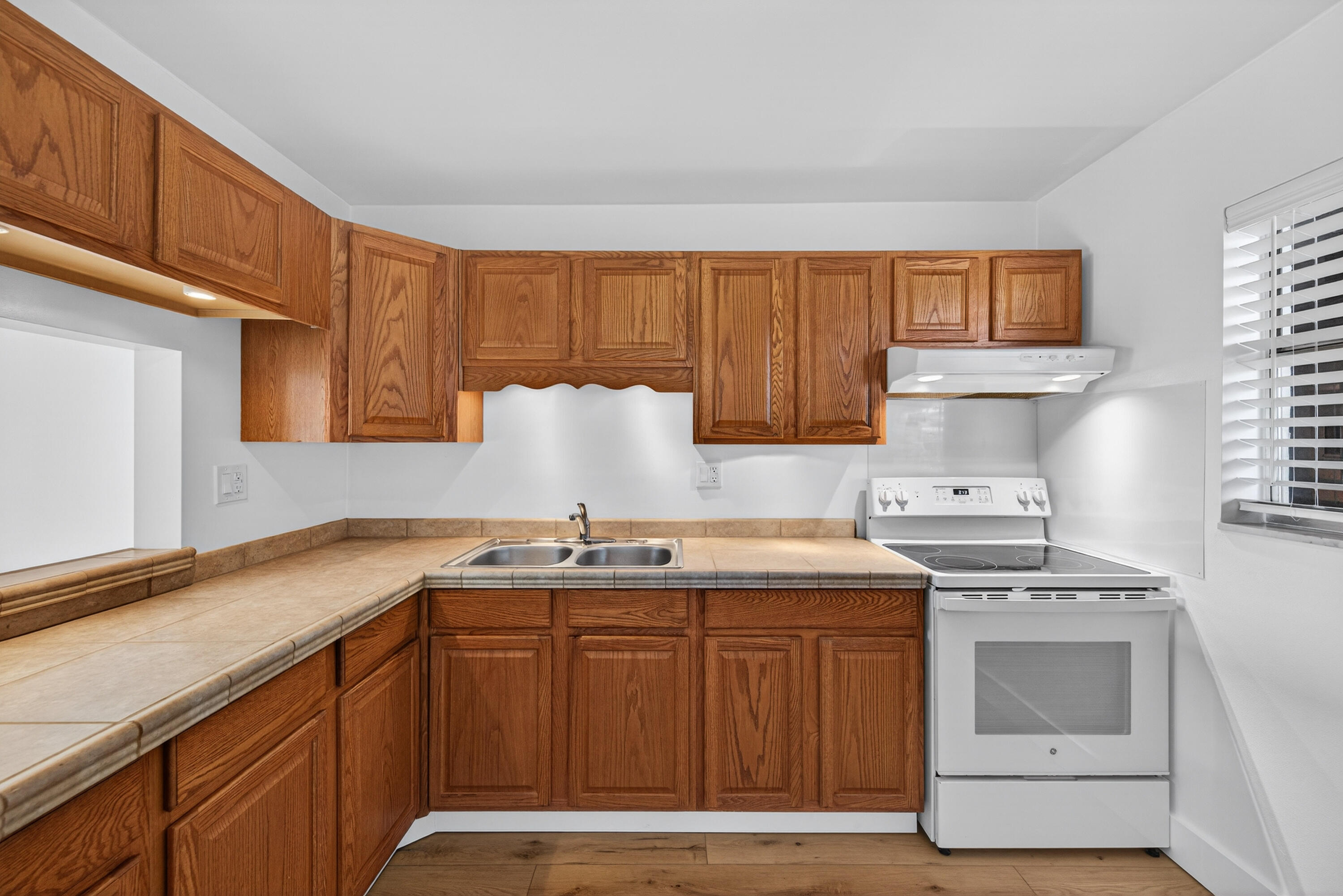 ROYAL PARK GARDENS I-J CONDO - Residential