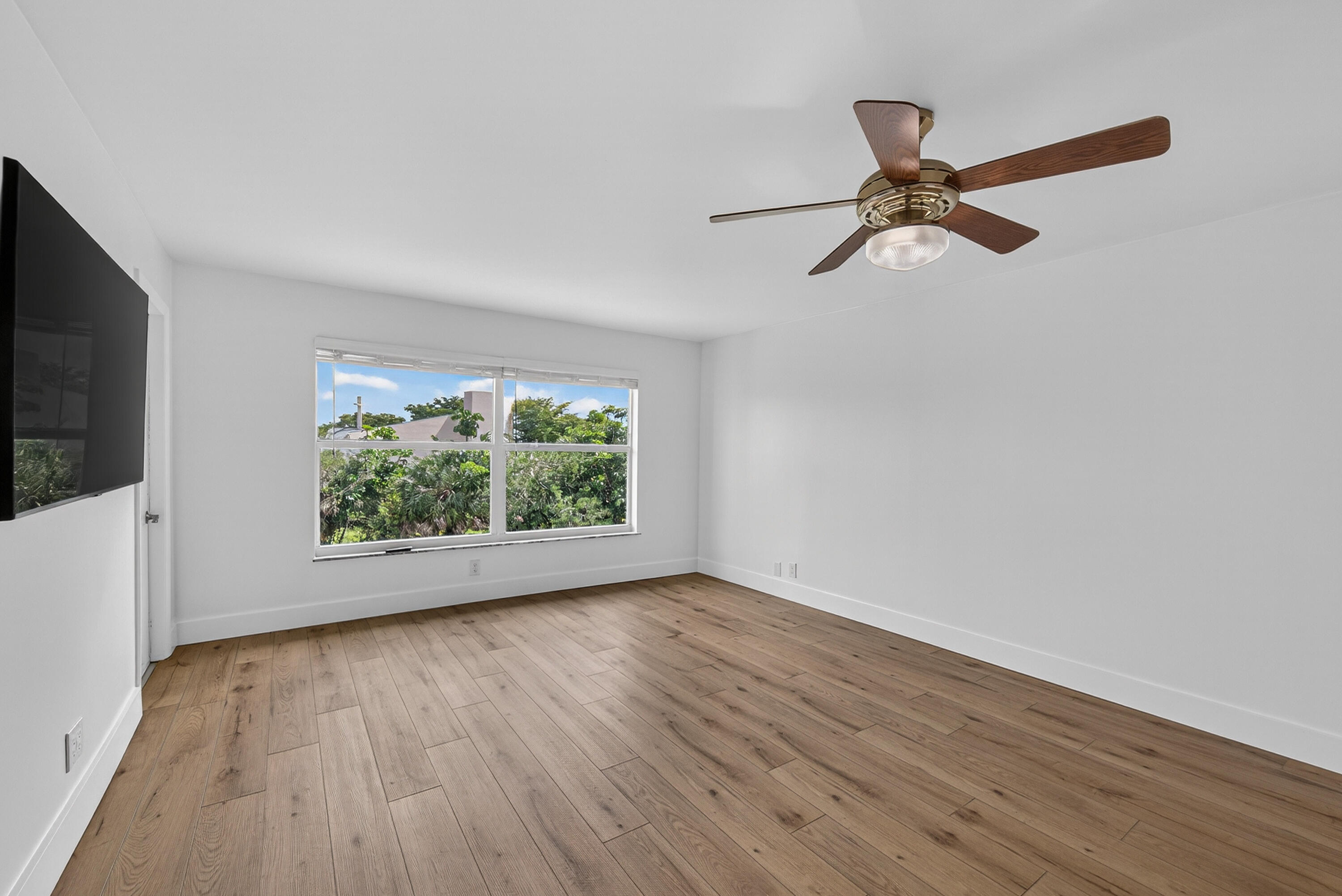 ROYAL PARK GARDENS I-J CONDO - Residential