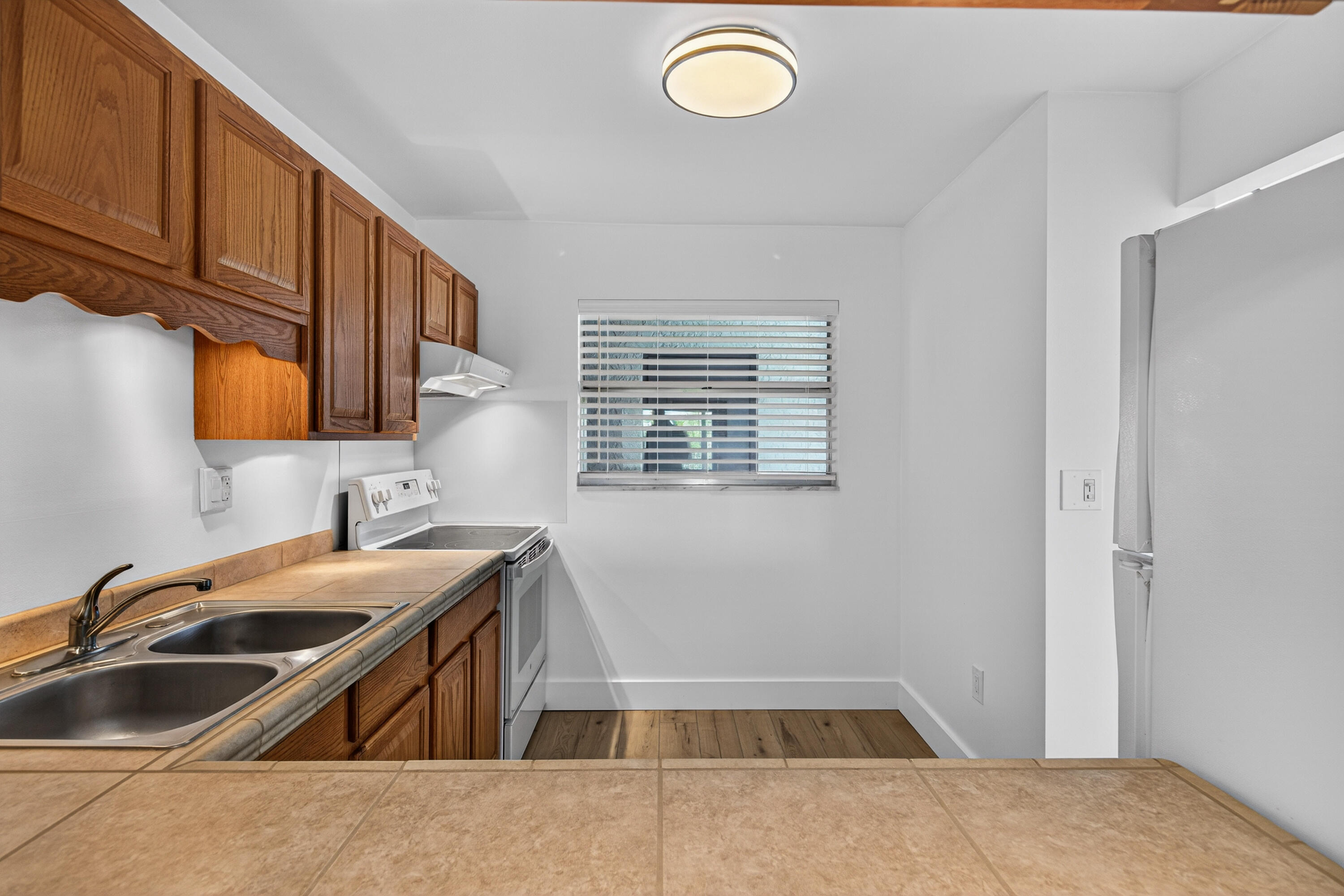 ROYAL PARK GARDENS I-J CONDO - Residential