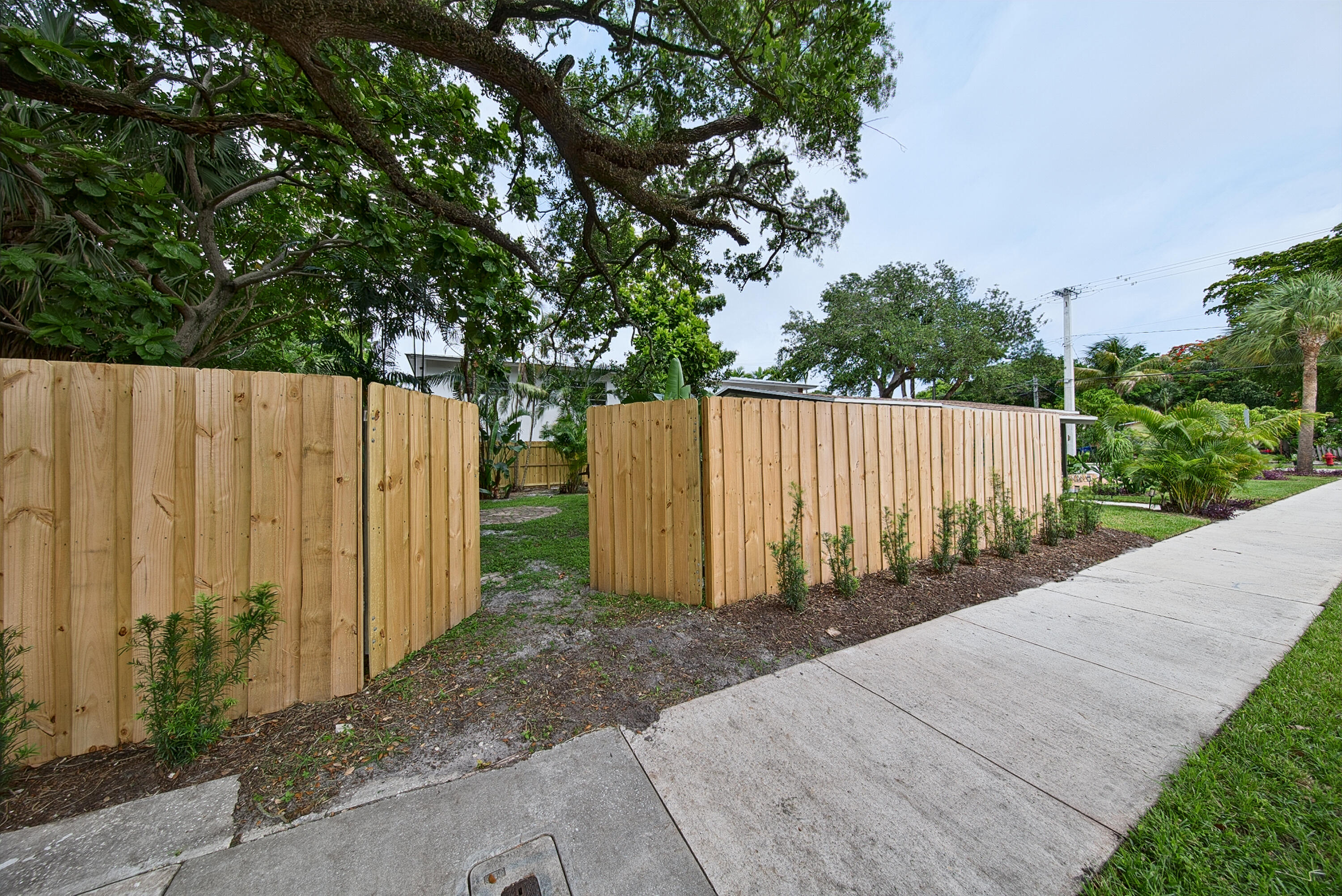 RIVERSIDE PARK - Residential